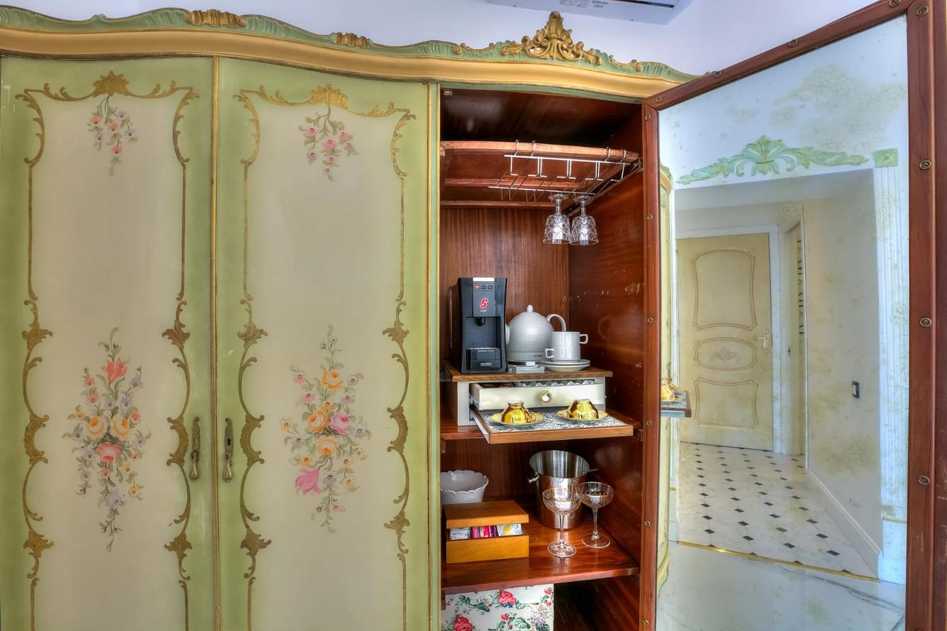 ABA LUXURY B E B Nice