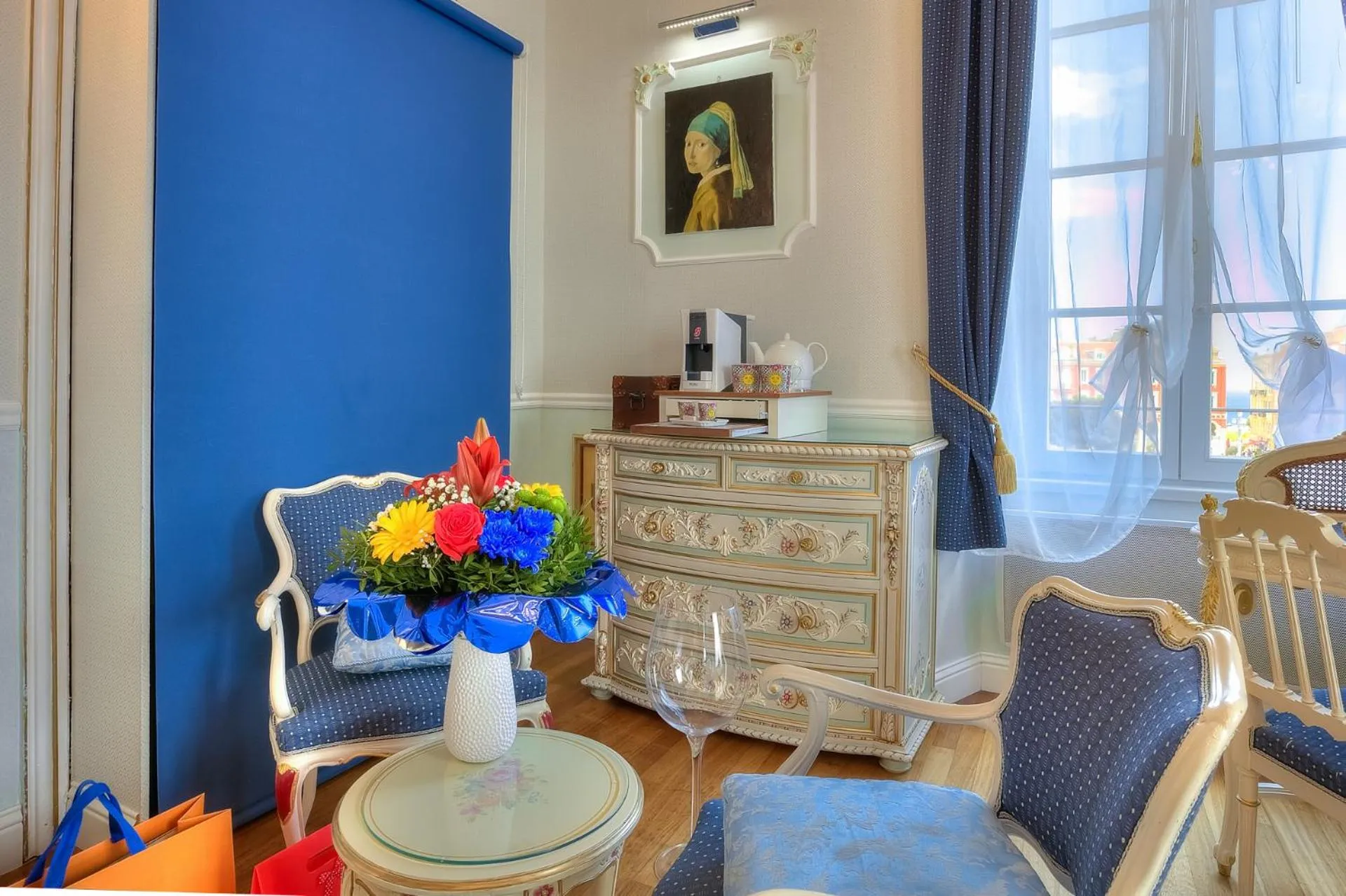 Coffee/tea facilities in ABA LUXURY B E B Nice