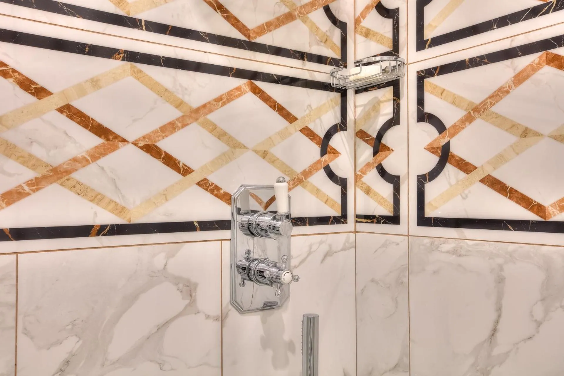 ABA LUXURY B E B Nice