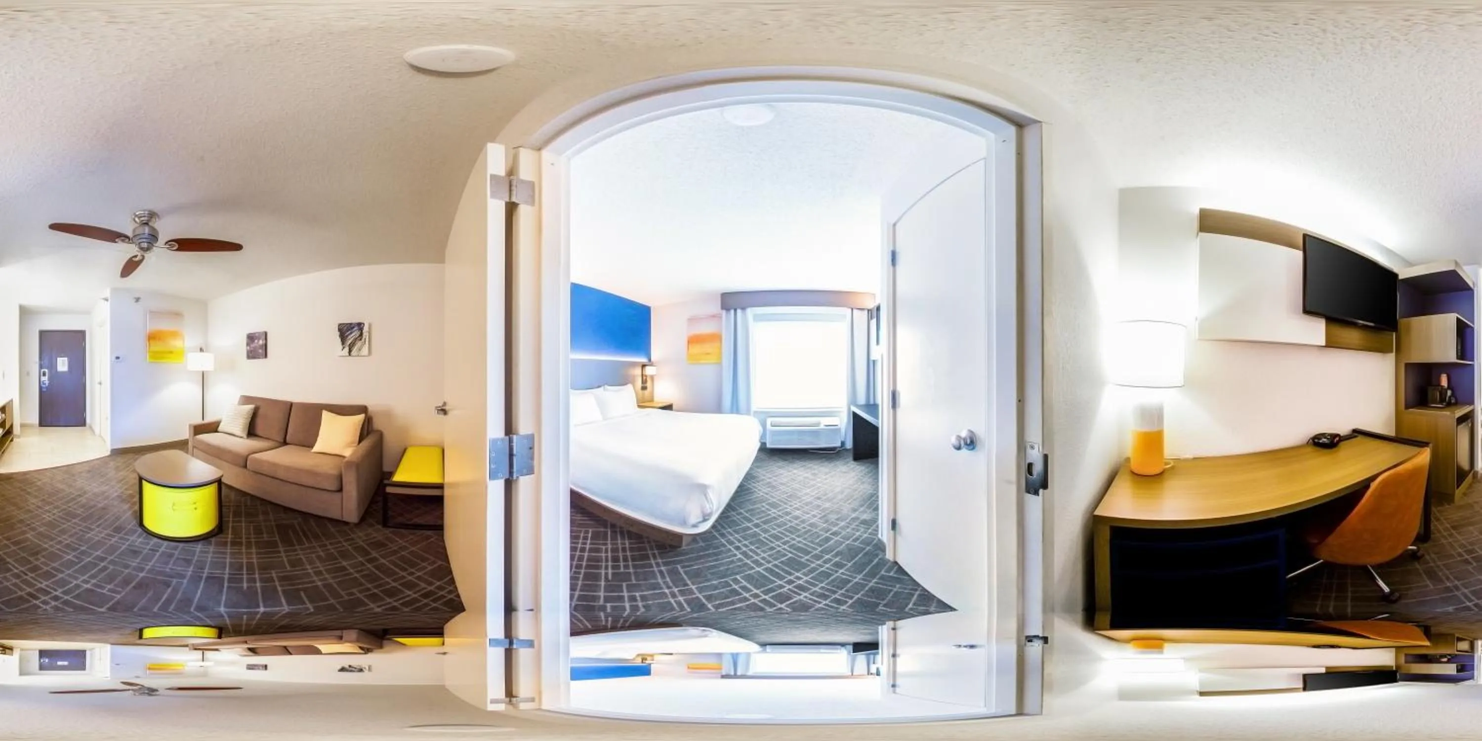 Photo of the whole room, Bed in Comfort Inn & Suites O'Fallon - St Louis Area