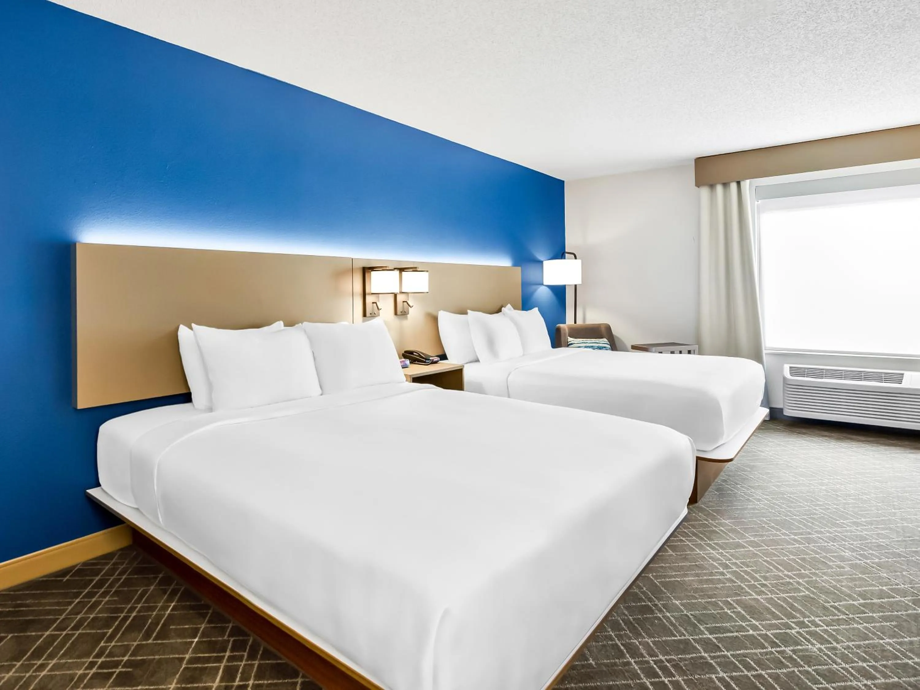 Bedroom, Bed in Comfort Inn & Suites O'Fallon - St Louis Area