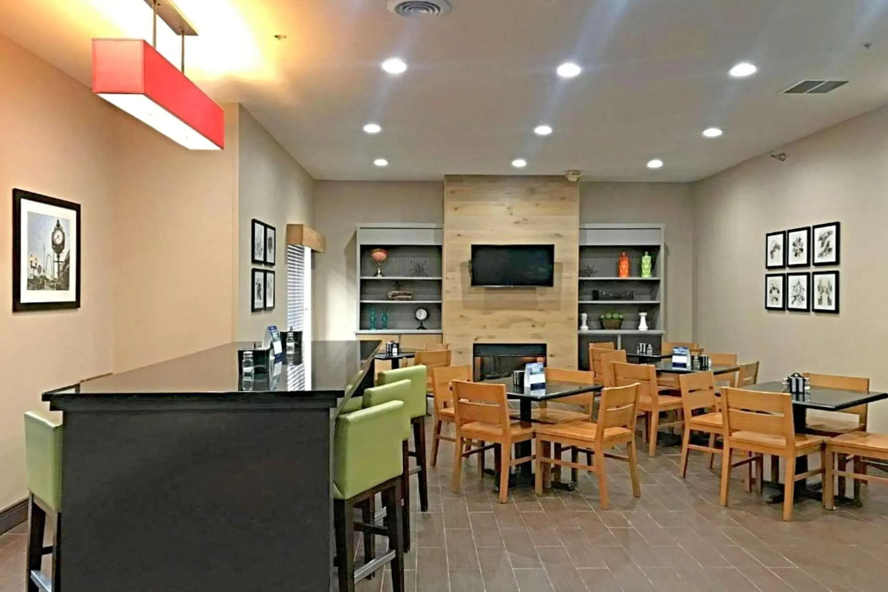 Breakfast in Rodeway Inn & Suites Breakfast in Rodeway Inn & Suites