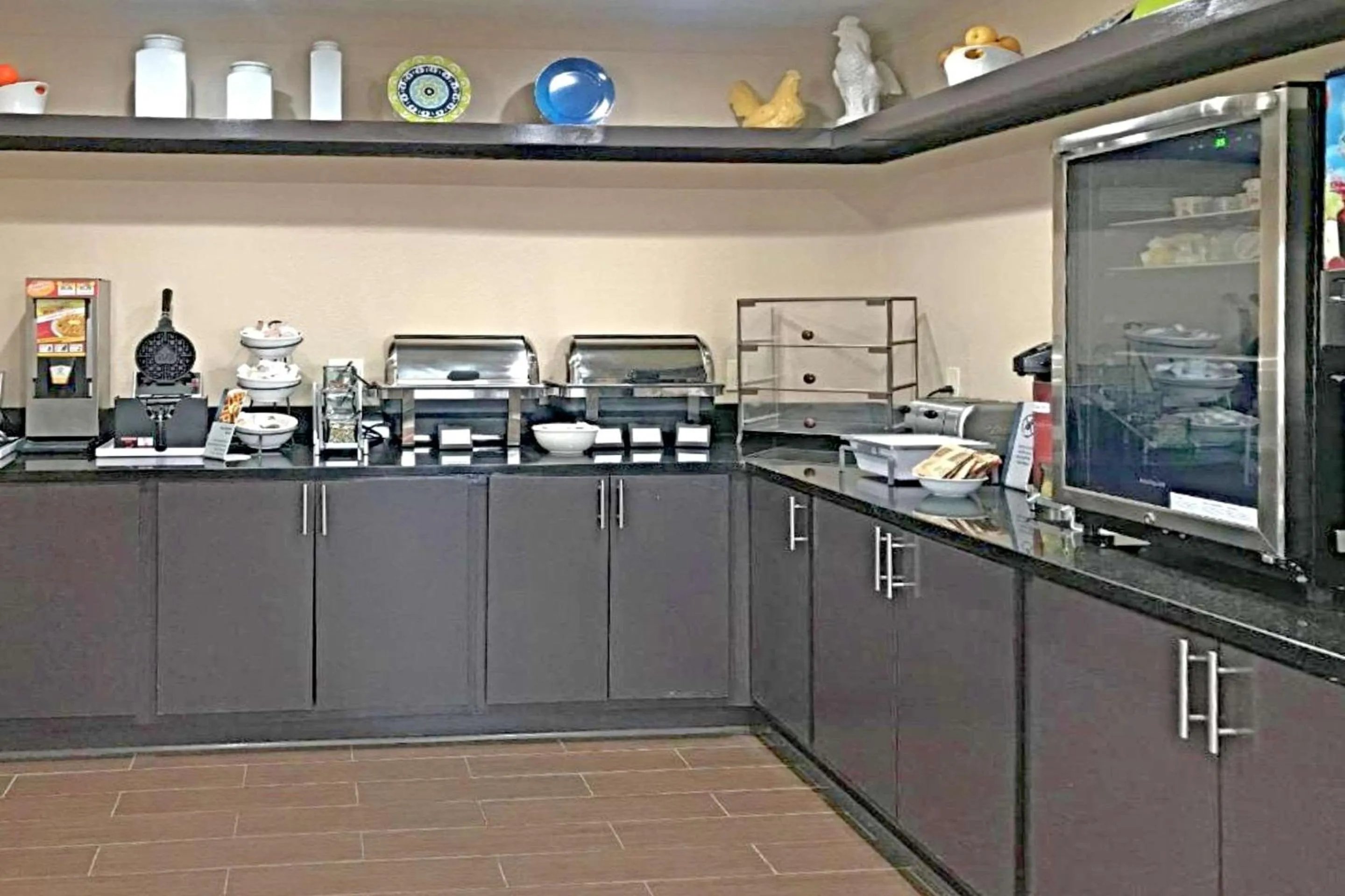 Restaurant/places to eat in Rodeway Inn & Suites