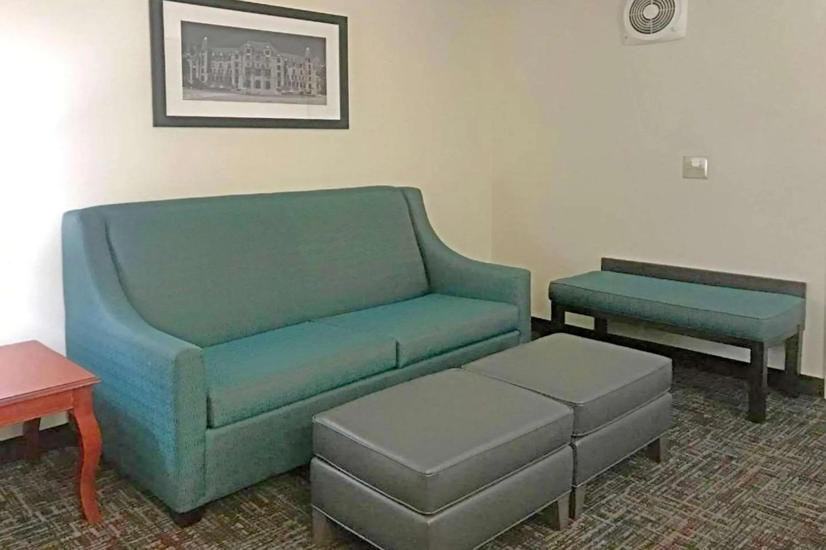 Bedroom in Rodeway Inn & Suites Bedroom in Rodeway Inn & Suites