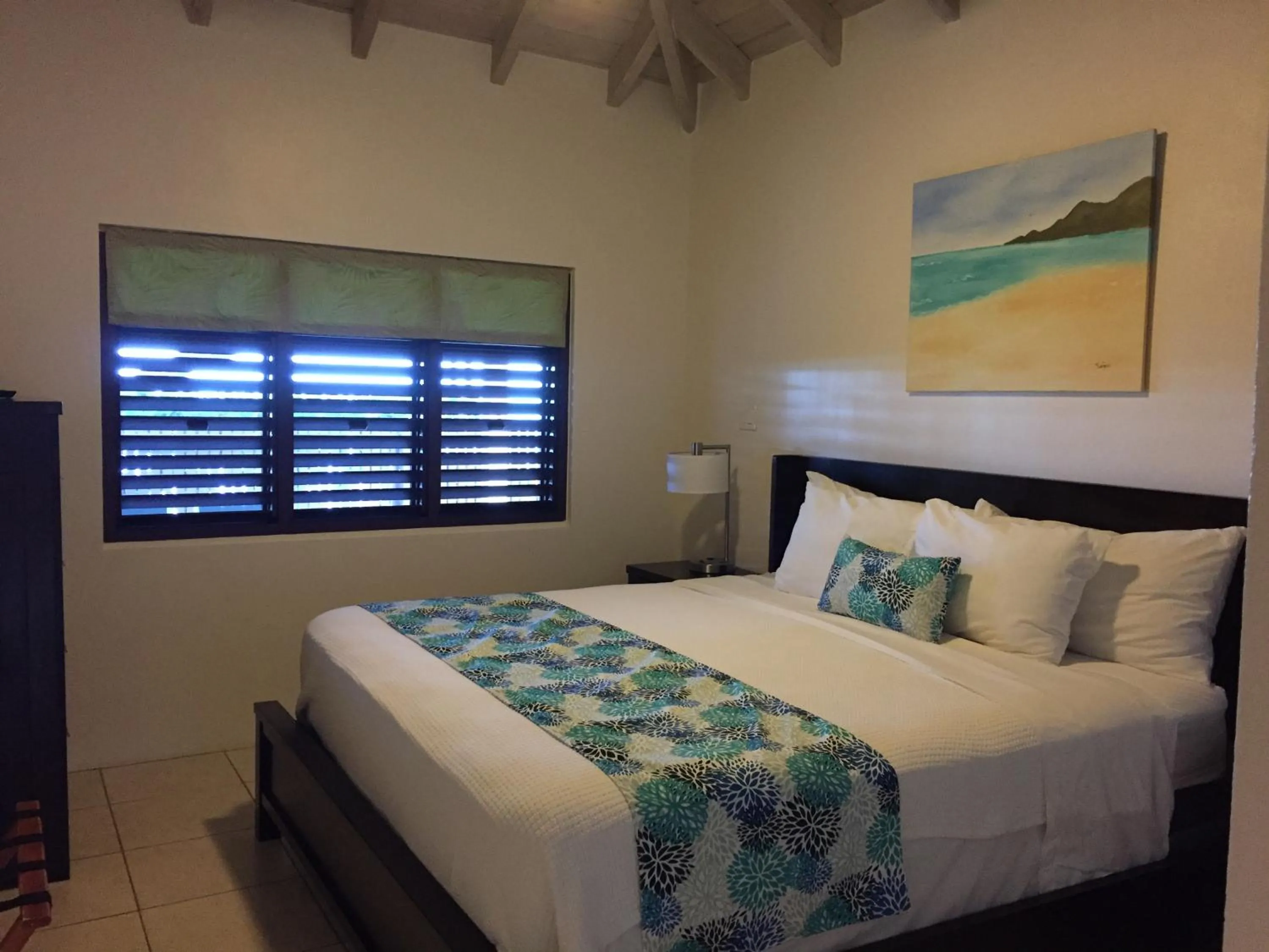 Bedroom, Bed in Buccaneer Beach Club
