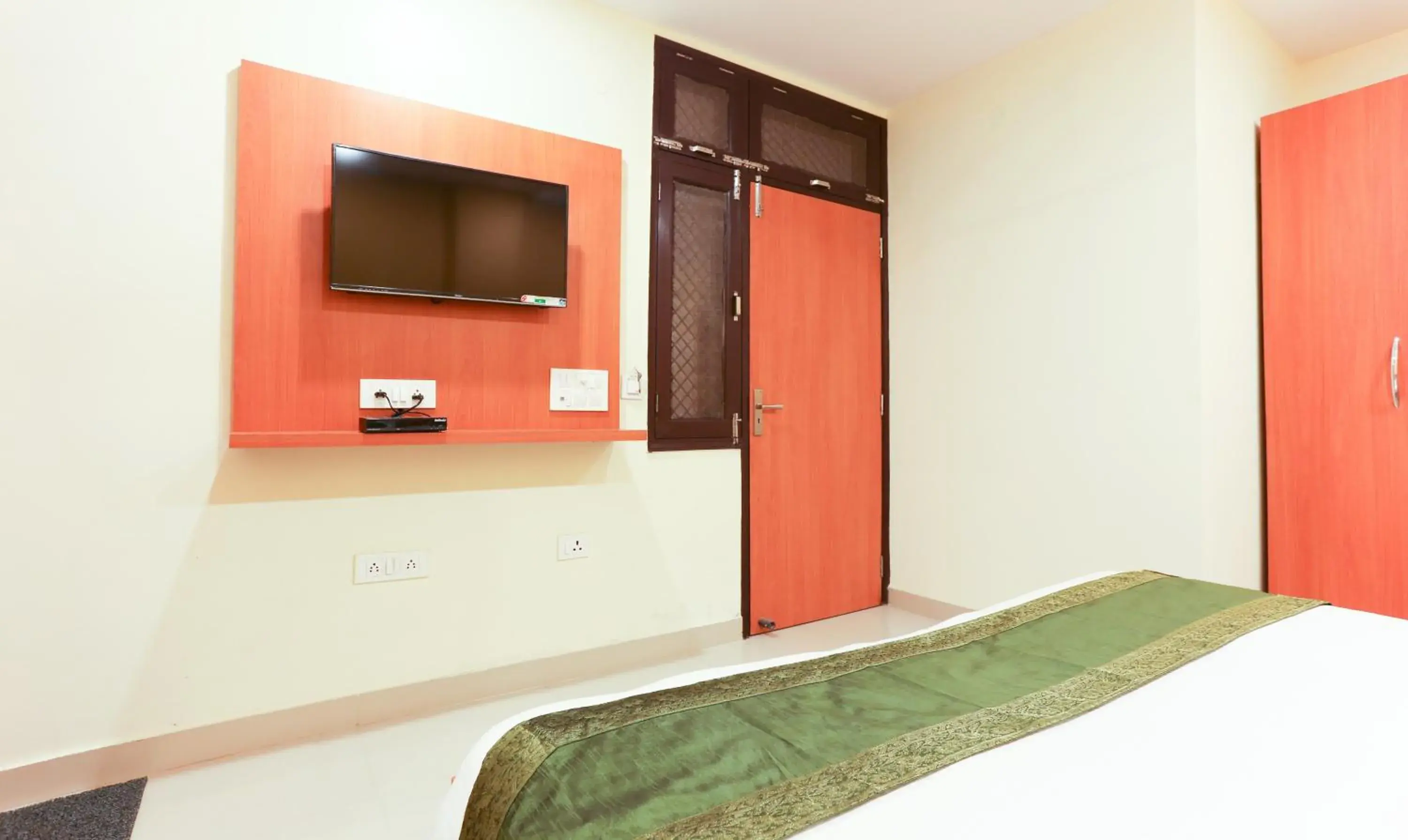 TV and multimedia, Bed in Hotel TMS Residency TV and multimedia, Bed in Hotel TMS Residency