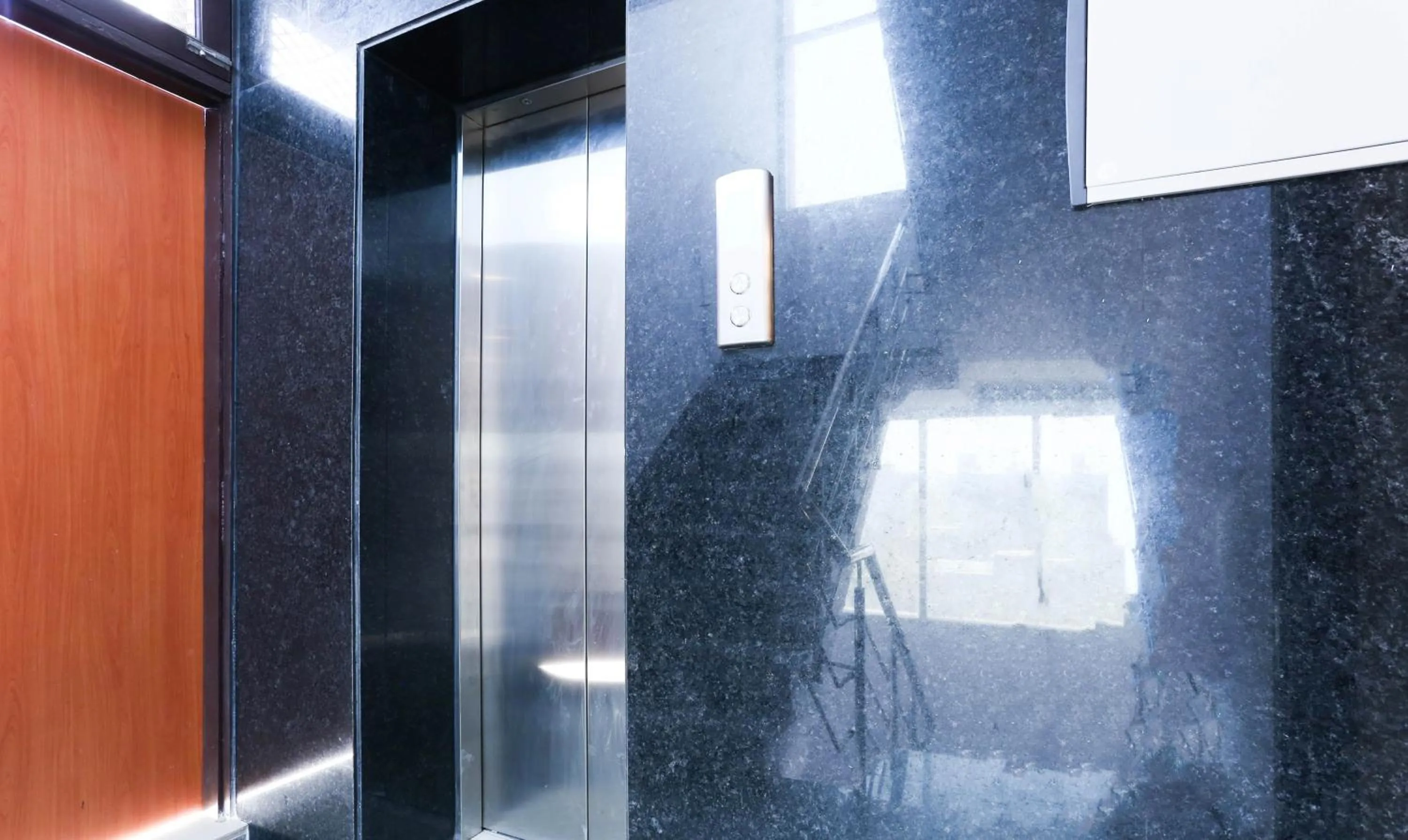 elevator in Hotel TMS Residency