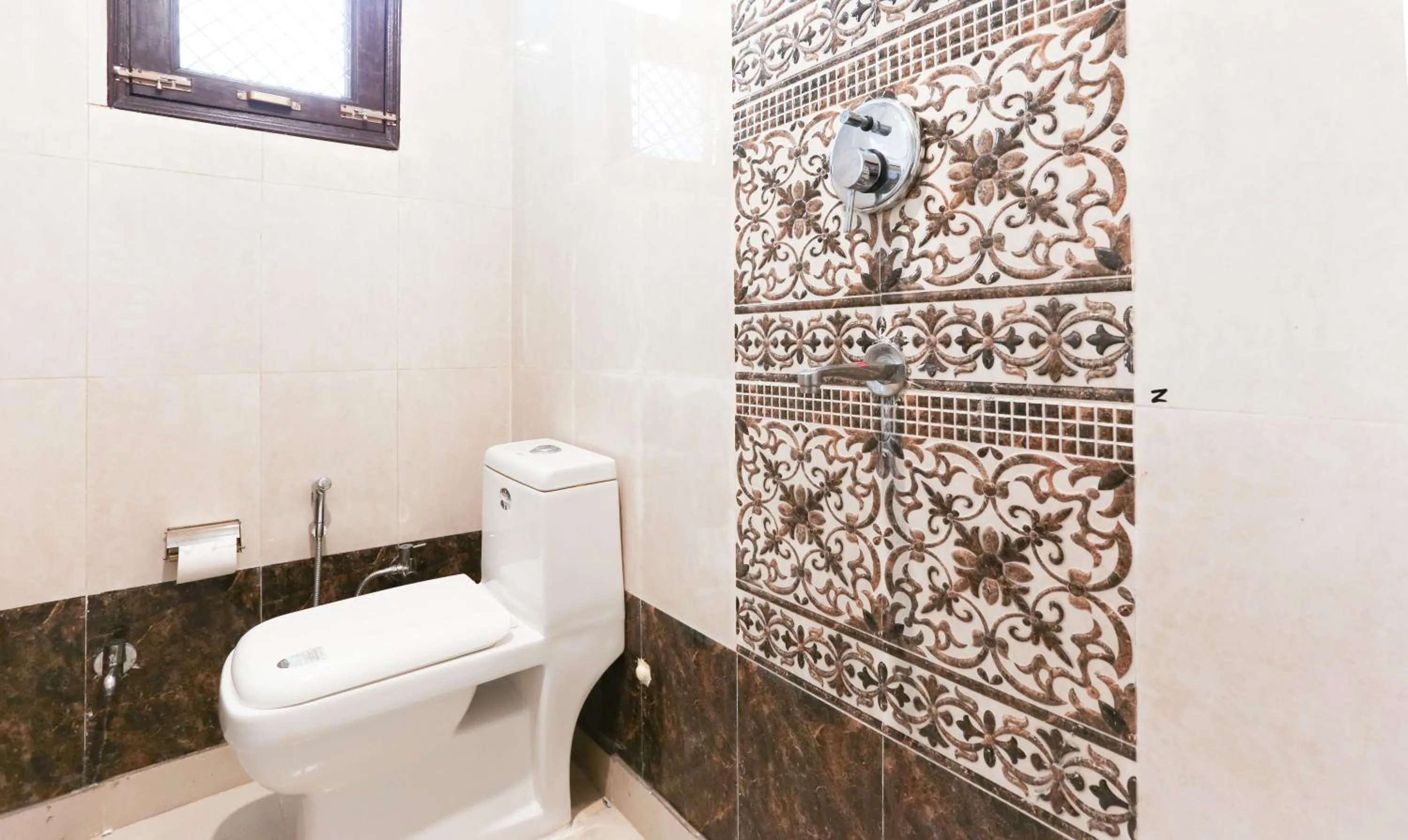 Bathroom in Hotel TMS Residency