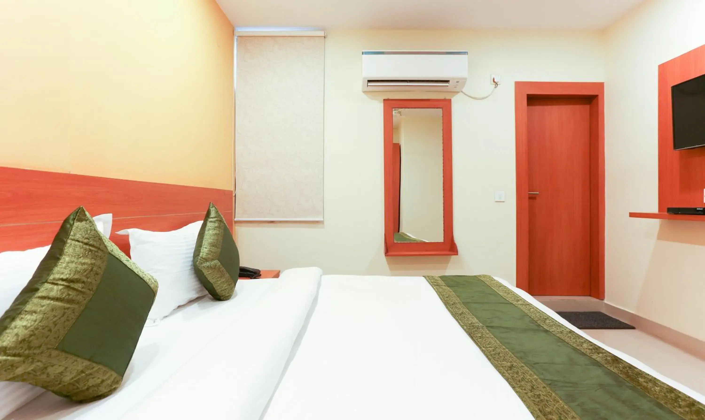 Bed in Hotel TMS Residency Bed in Hotel TMS Residency