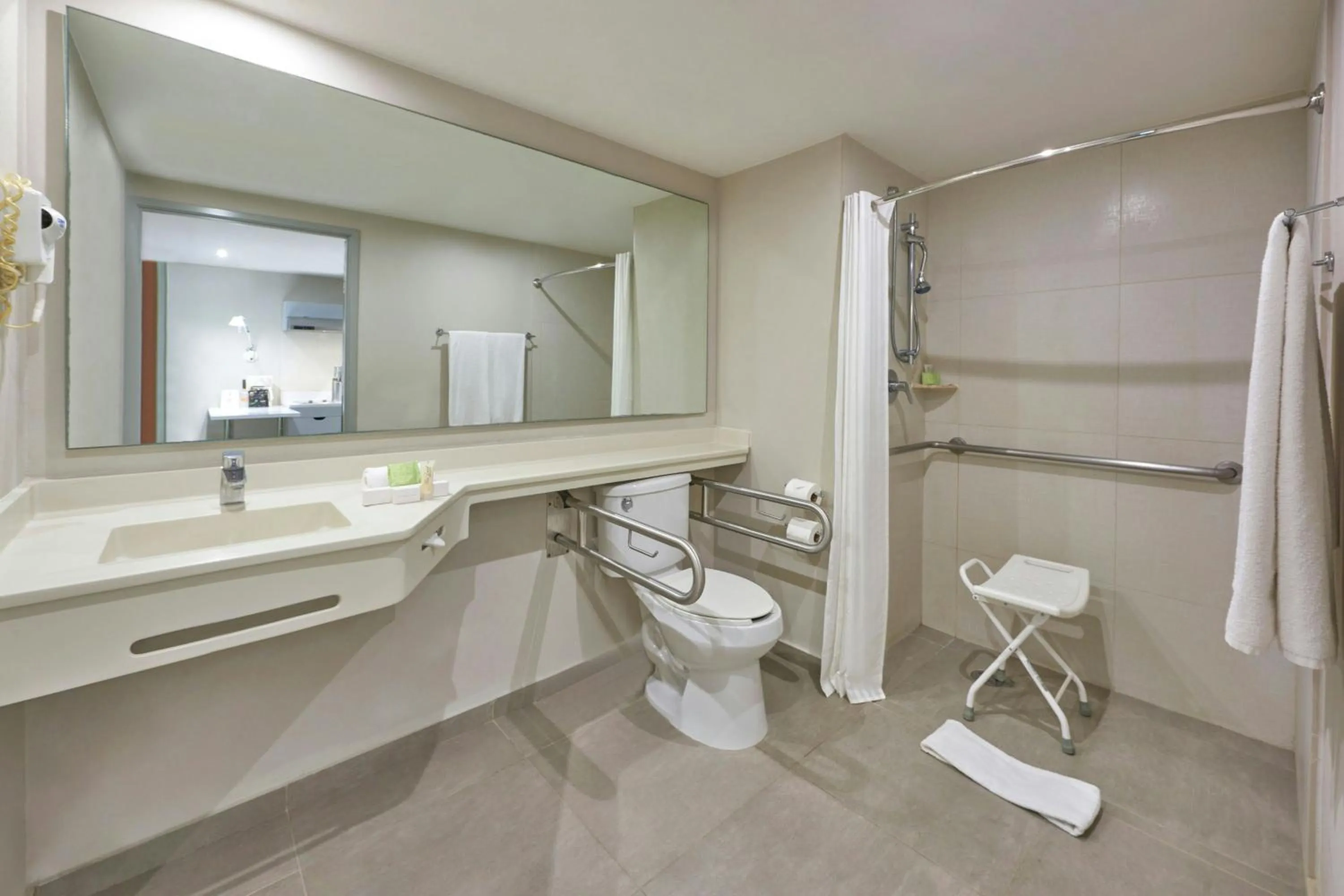 Bathroom in City Express by Marriott Playa del Carmen