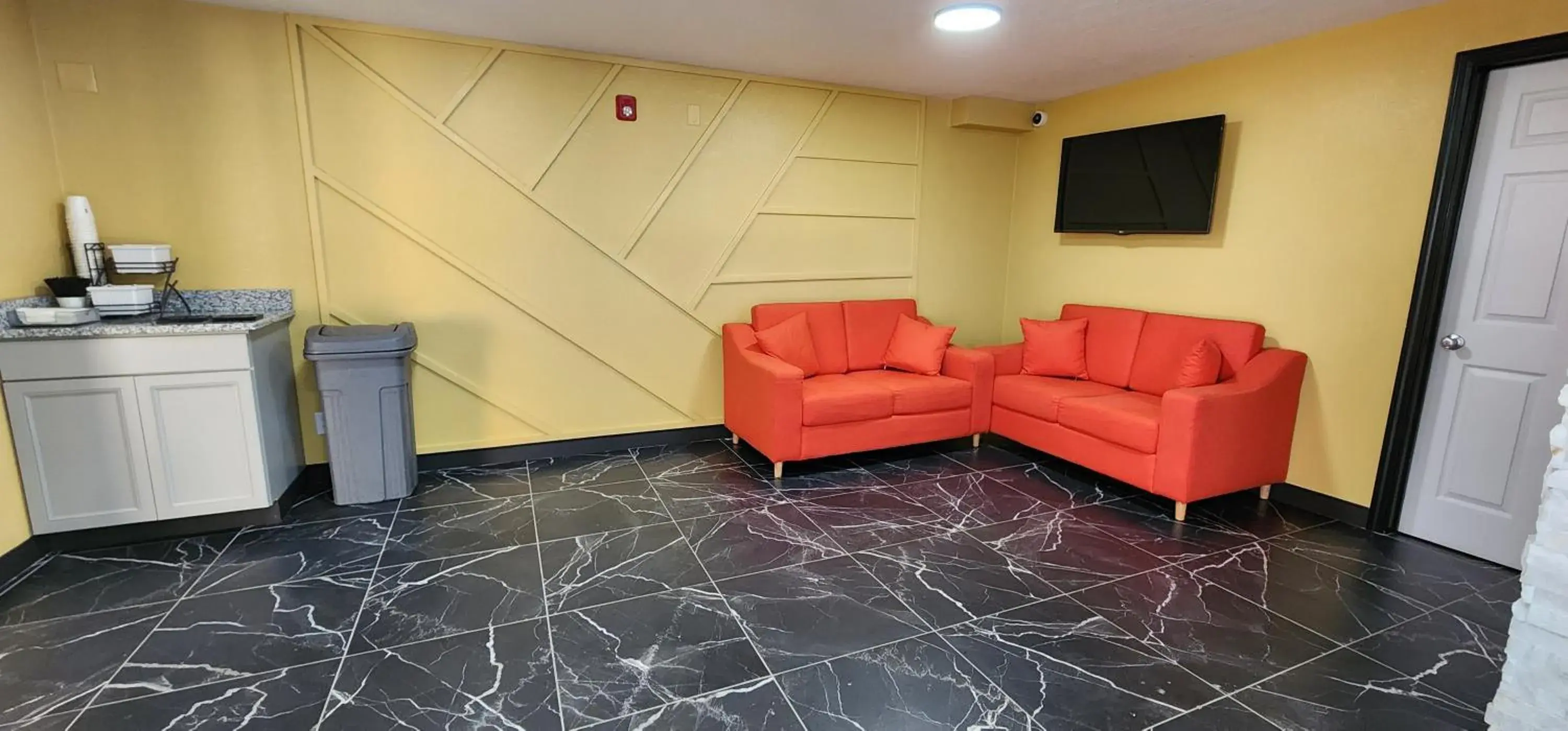 Lobby or reception in Super 8 by Wyndham Vandalia/Dayton International Airport Lobby or reception in Super 8 by Wyndham Vandalia/Dayton International Airport