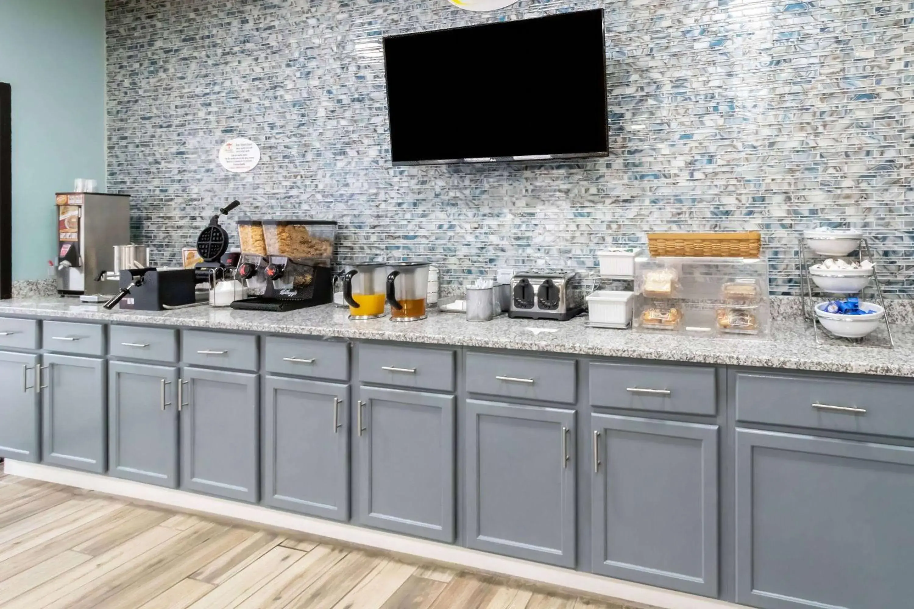Restaurant/places to eat in Super 8 by Wyndham Vandalia/Dayton International Airport Restaurant/places to eat in Super 8 by Wyndham Vandalia/Dayton International Airport