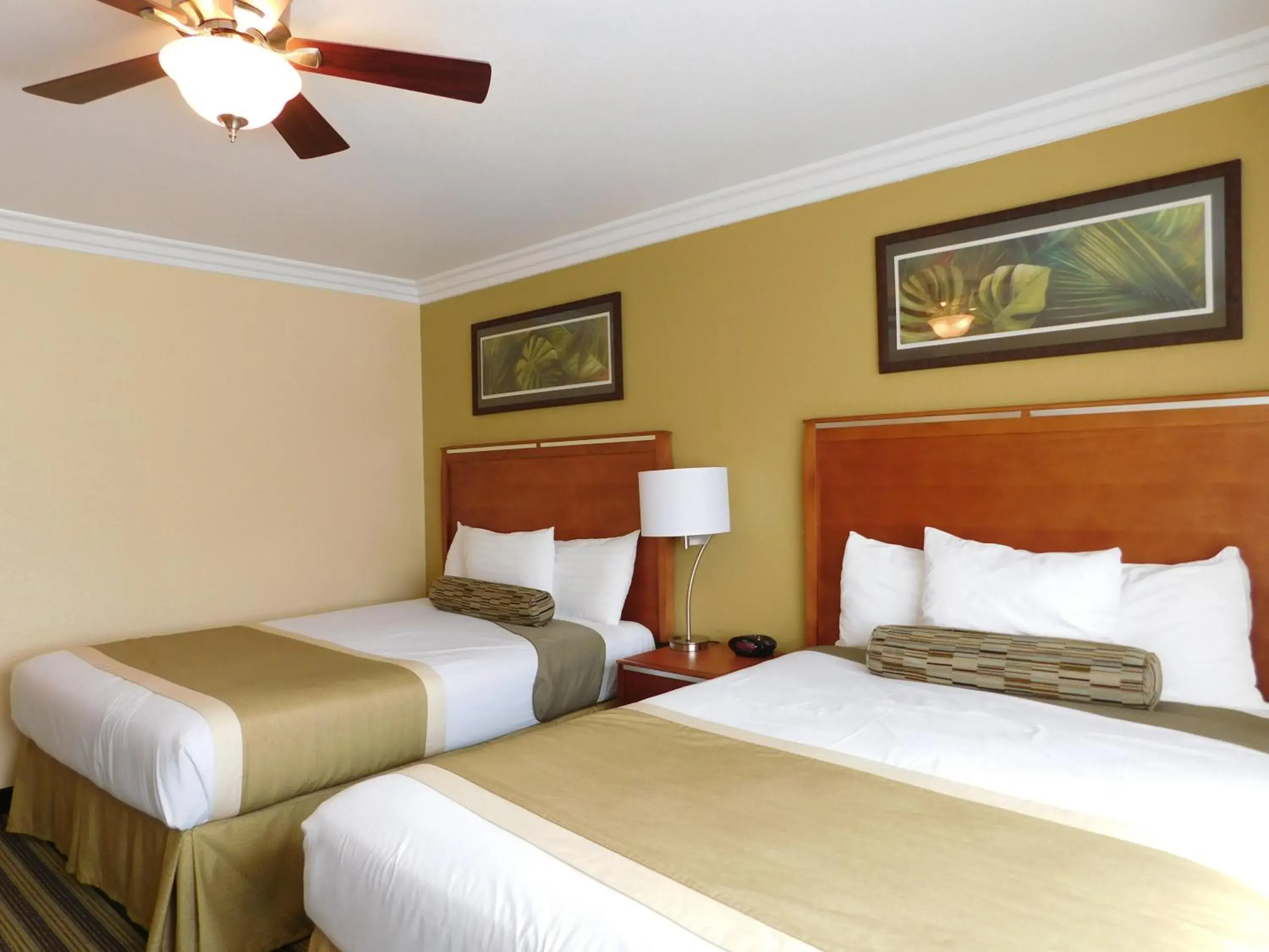 Bed in Deer Haven Inn Bed in Deer Haven Inn