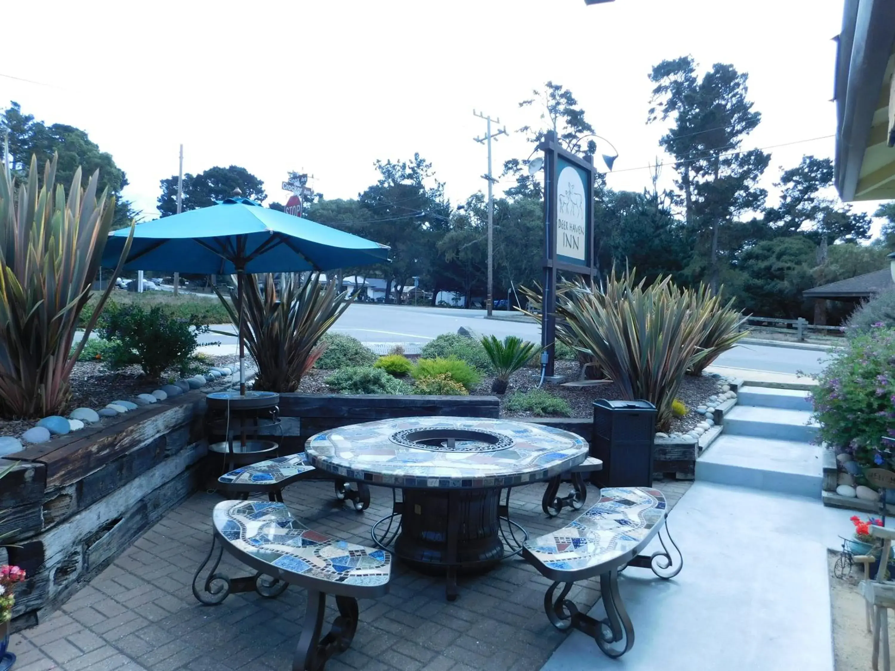 Property building in Deer Haven Inn Property building in Deer Haven Inn