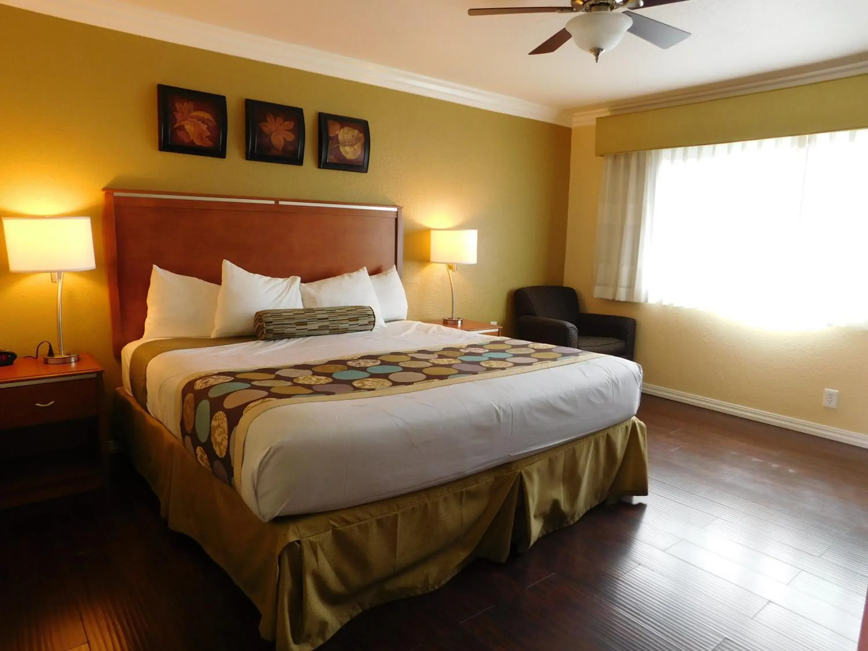 Bed in Deer Haven Inn Bed in Deer Haven Inn