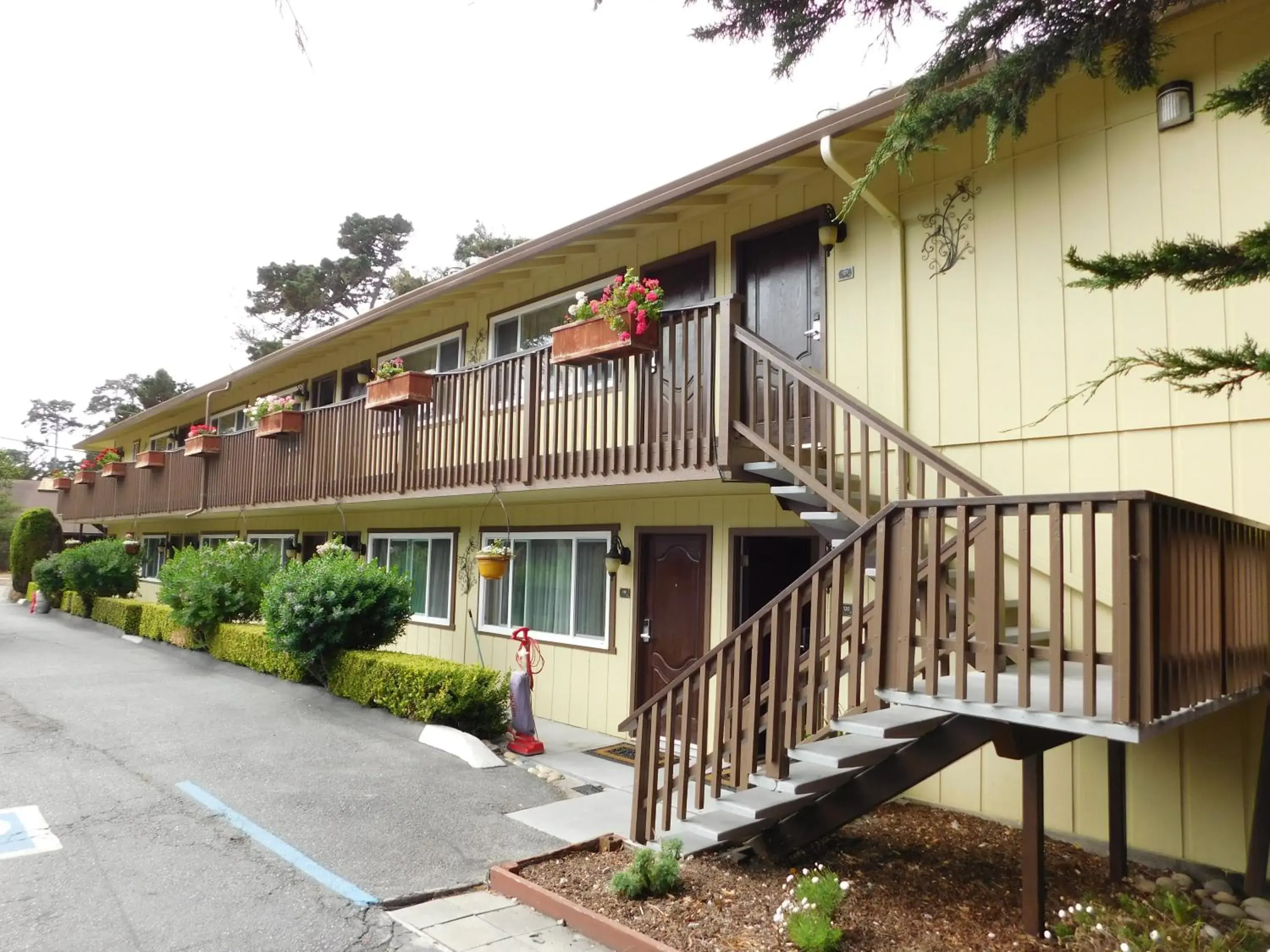 Property building in Deer Haven Inn Property building in Deer Haven Inn