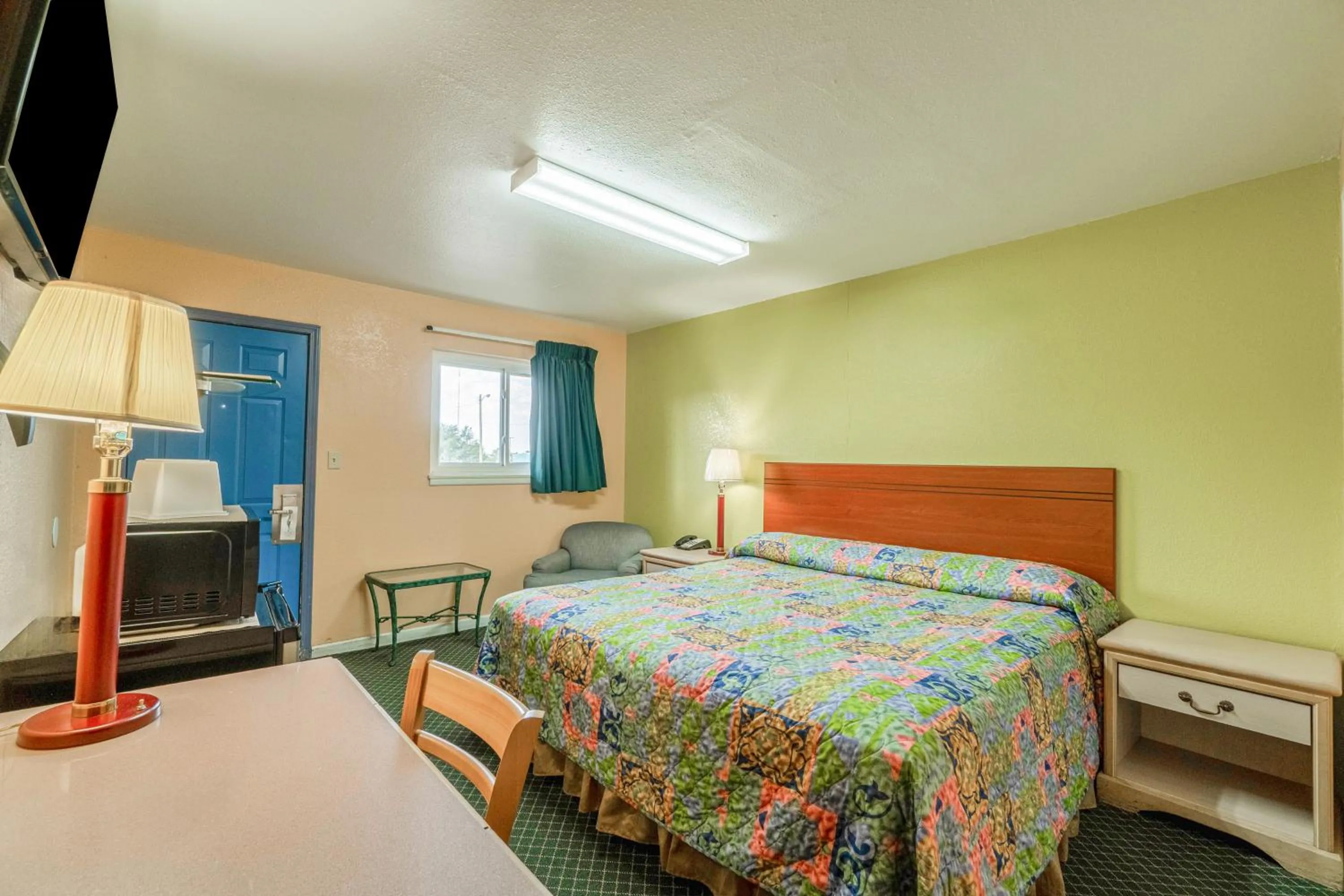 Bedroom, Bed in Hotel O Longhorn Boise City OK