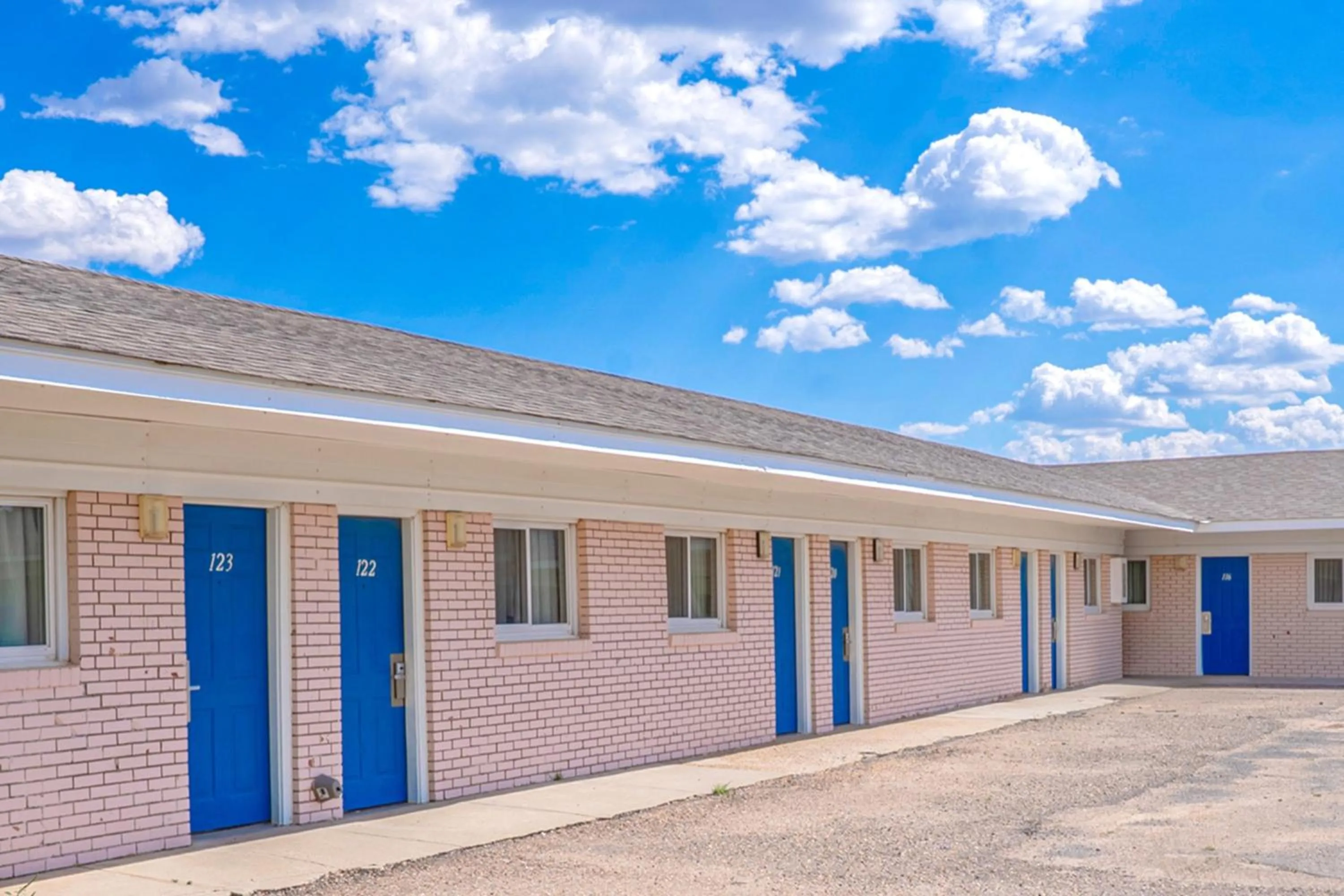 Property building in Hotel O Longhorn Boise City OK