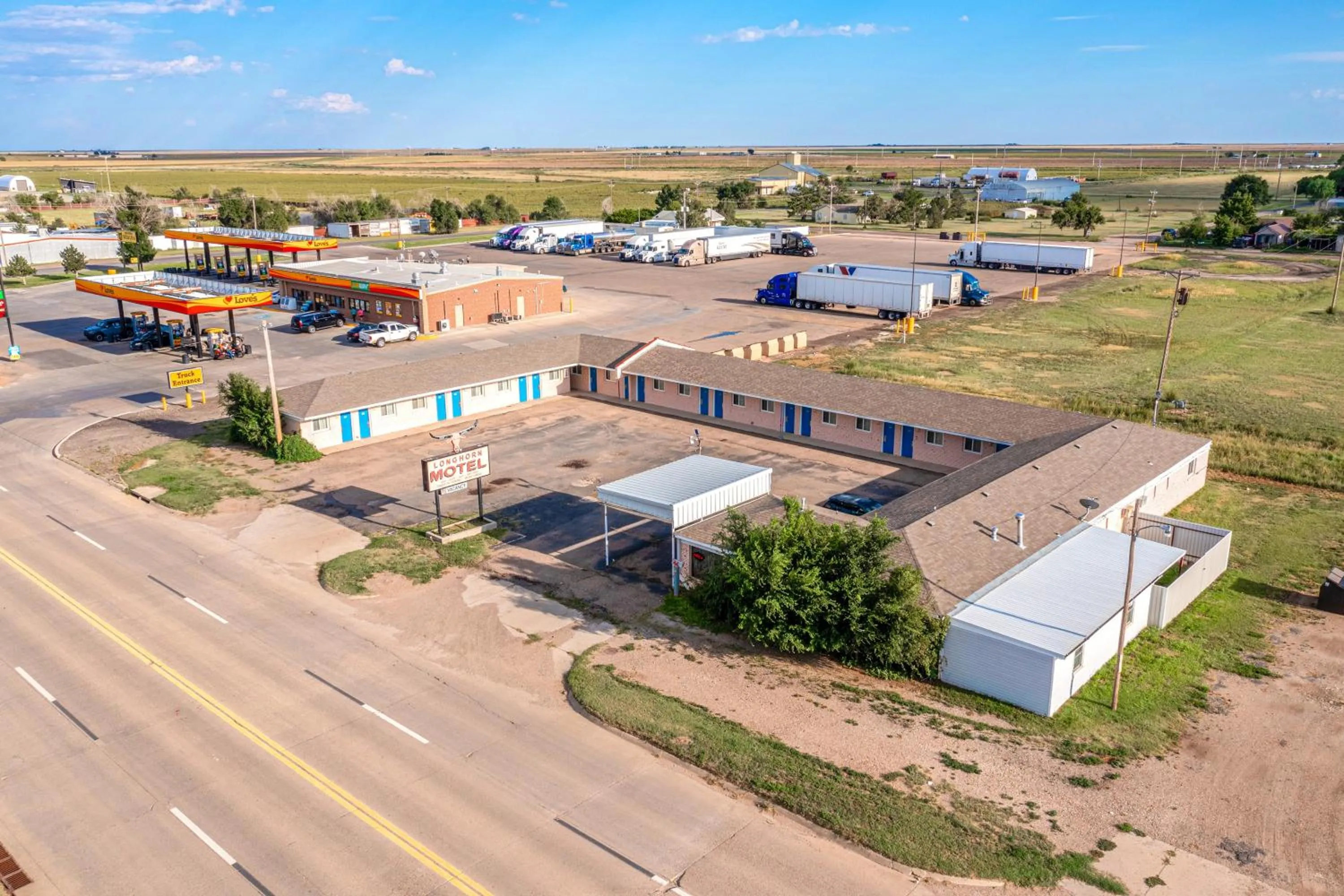 Facade/entrance in Hotel O Longhorn Boise City OK