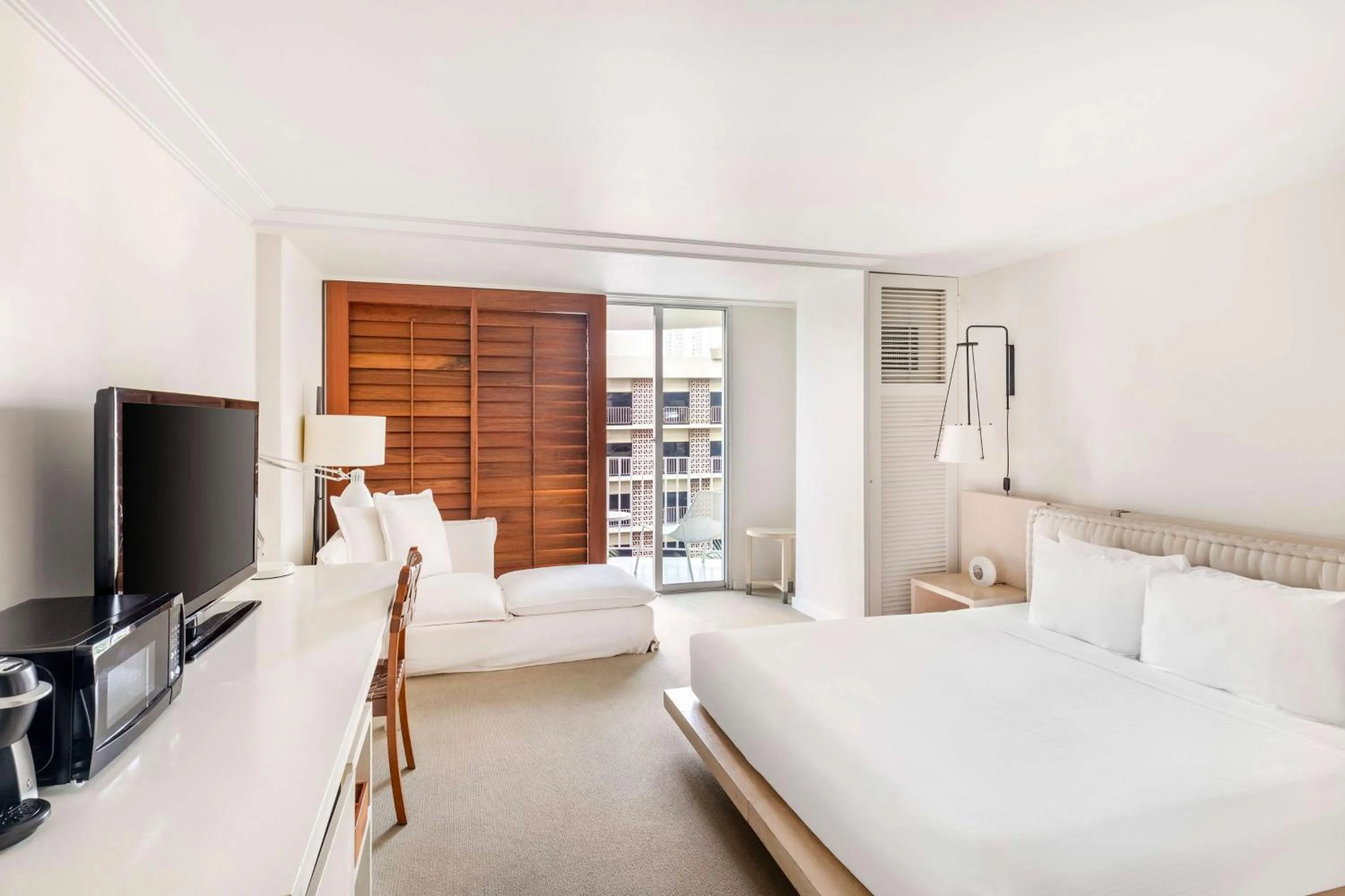 Bed in Hilton Vacation Club The Modern Honolulu