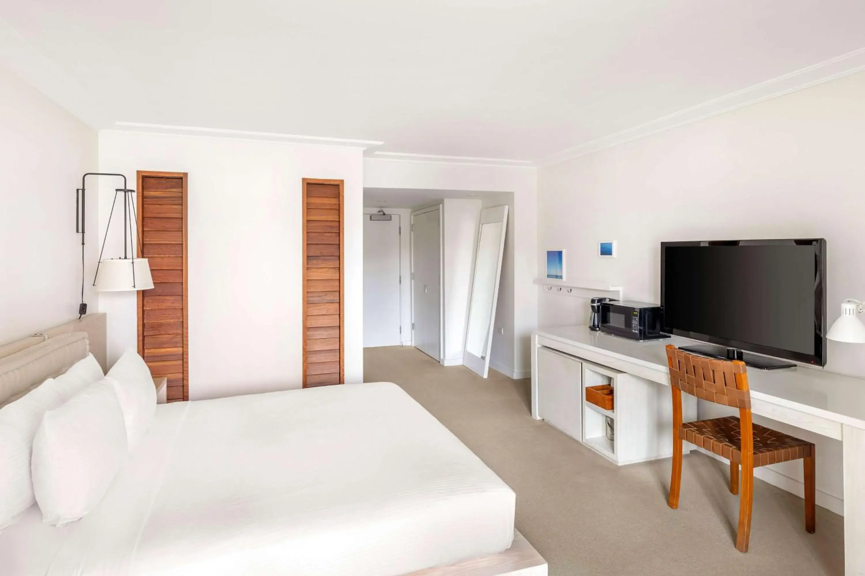 Queen Room with Roll-In Shower and City View in Hilton Vacation Club The Modern Honolulu Queen Room with Roll-In Shower and City View in Hilton Vacation Club The Modern Honolulu