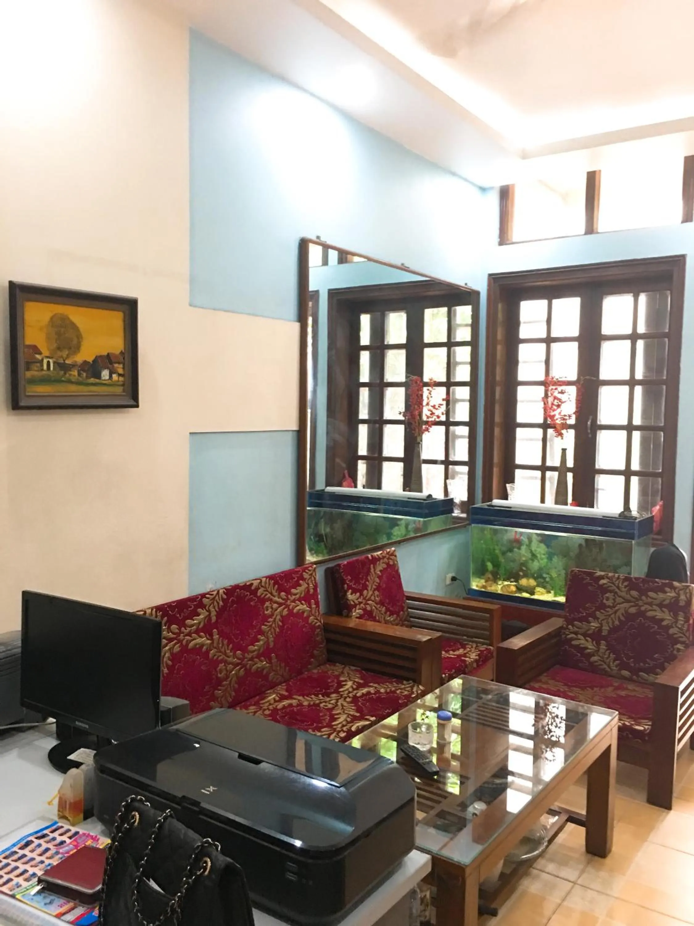 Communal lounge/ TV room in Halo Bay Homestay