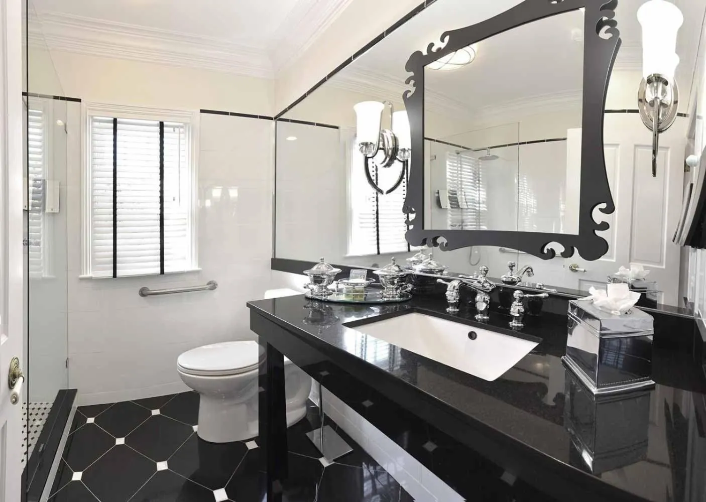 Bathroom in The Gardens Hotel