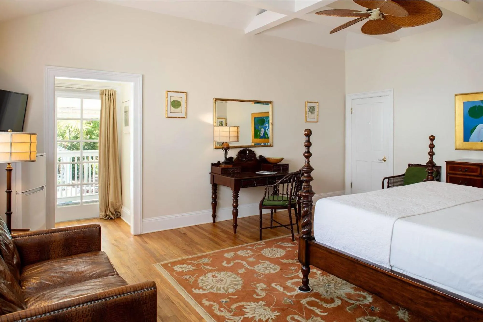 Bedroom, Bed in The Gardens Hotel