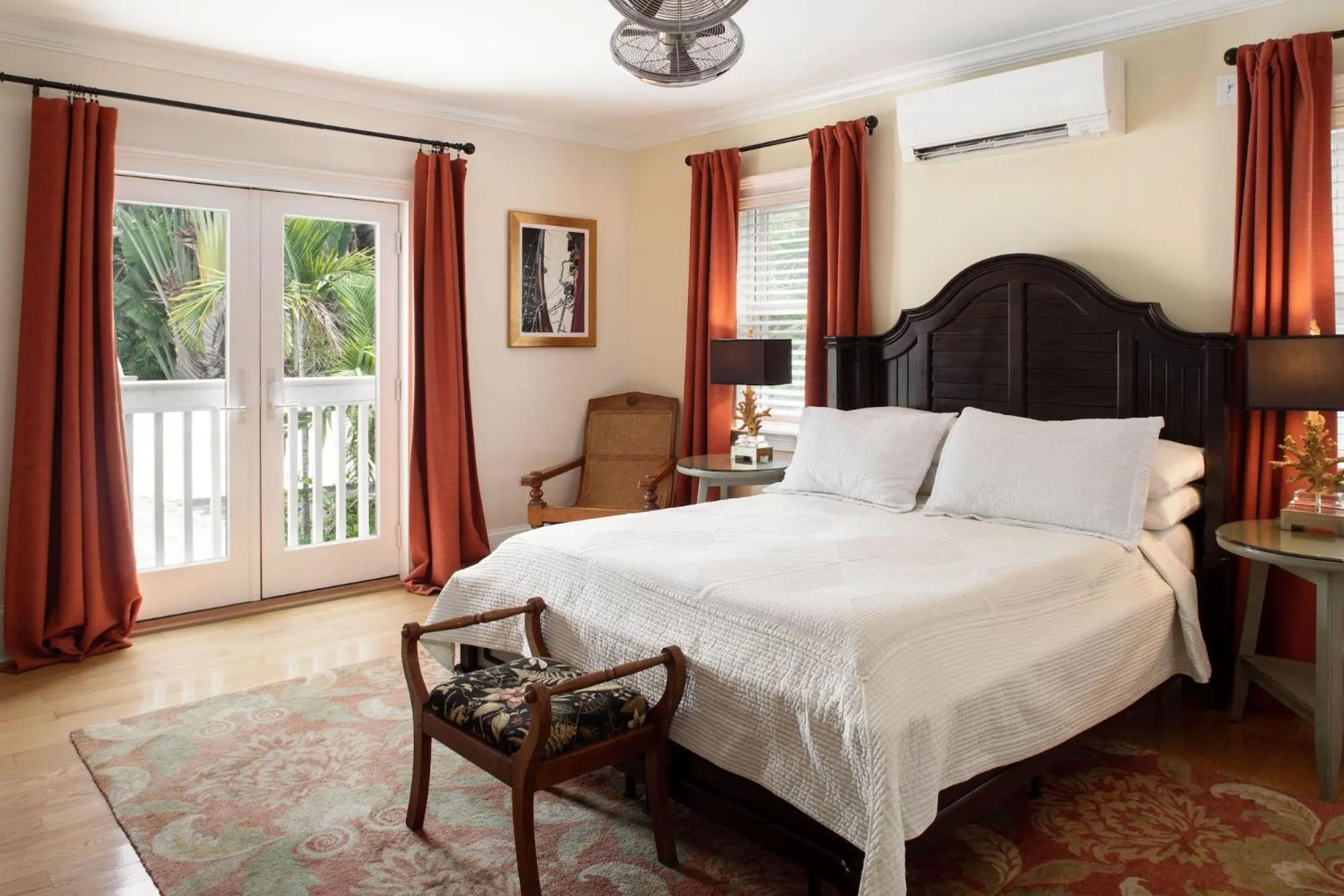 Bedroom, Bed in The Gardens Hotel