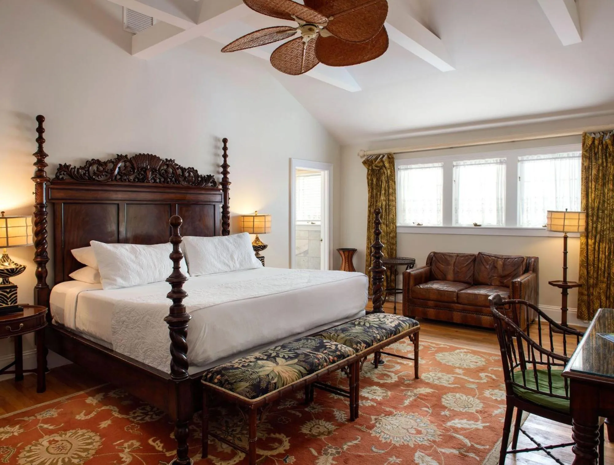 Bedroom, Bed in The Gardens Hotel