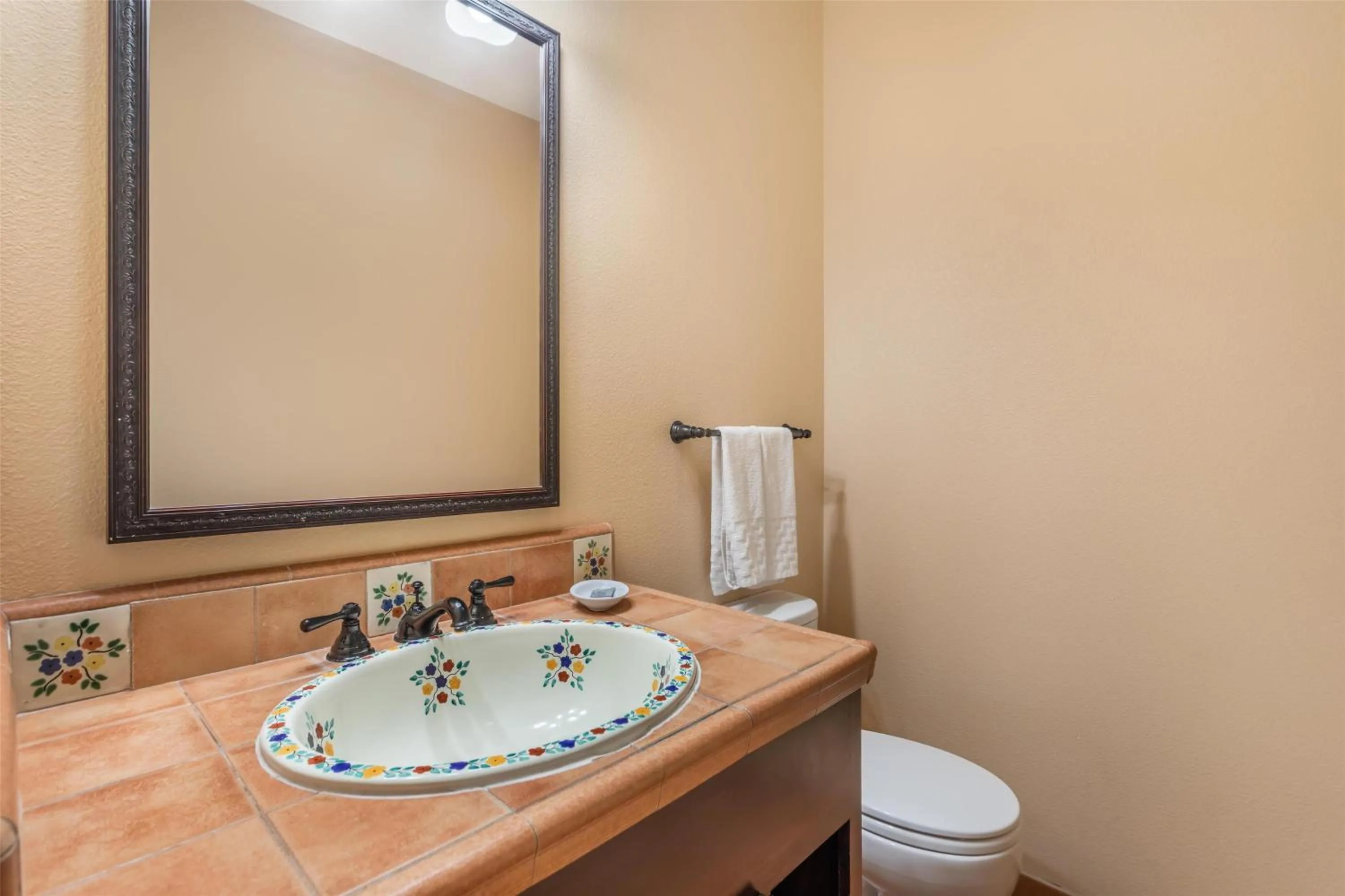 Bathroom in Best Western Rose Garden Inn