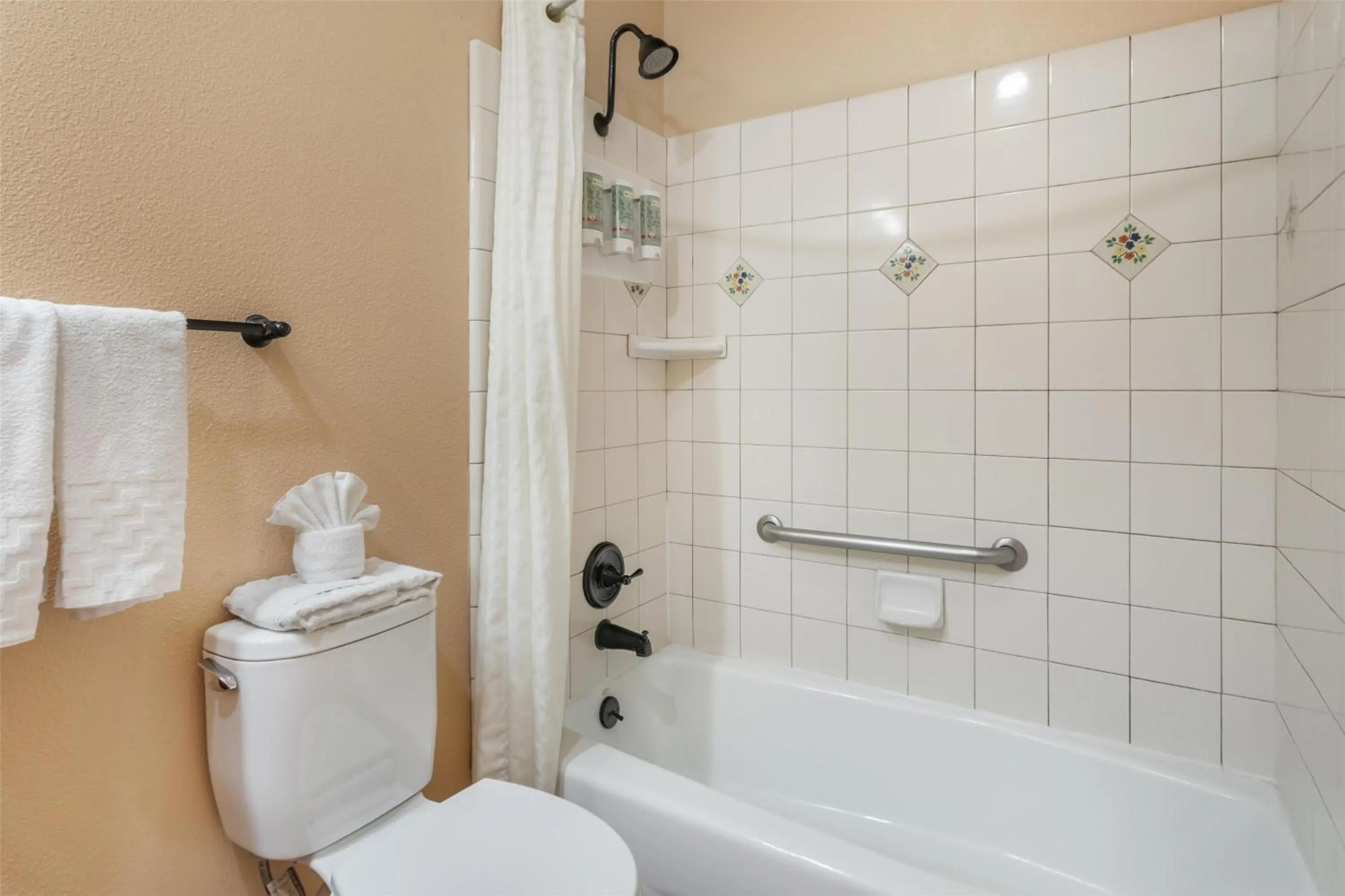 Bathroom in Best Western Rose Garden Inn