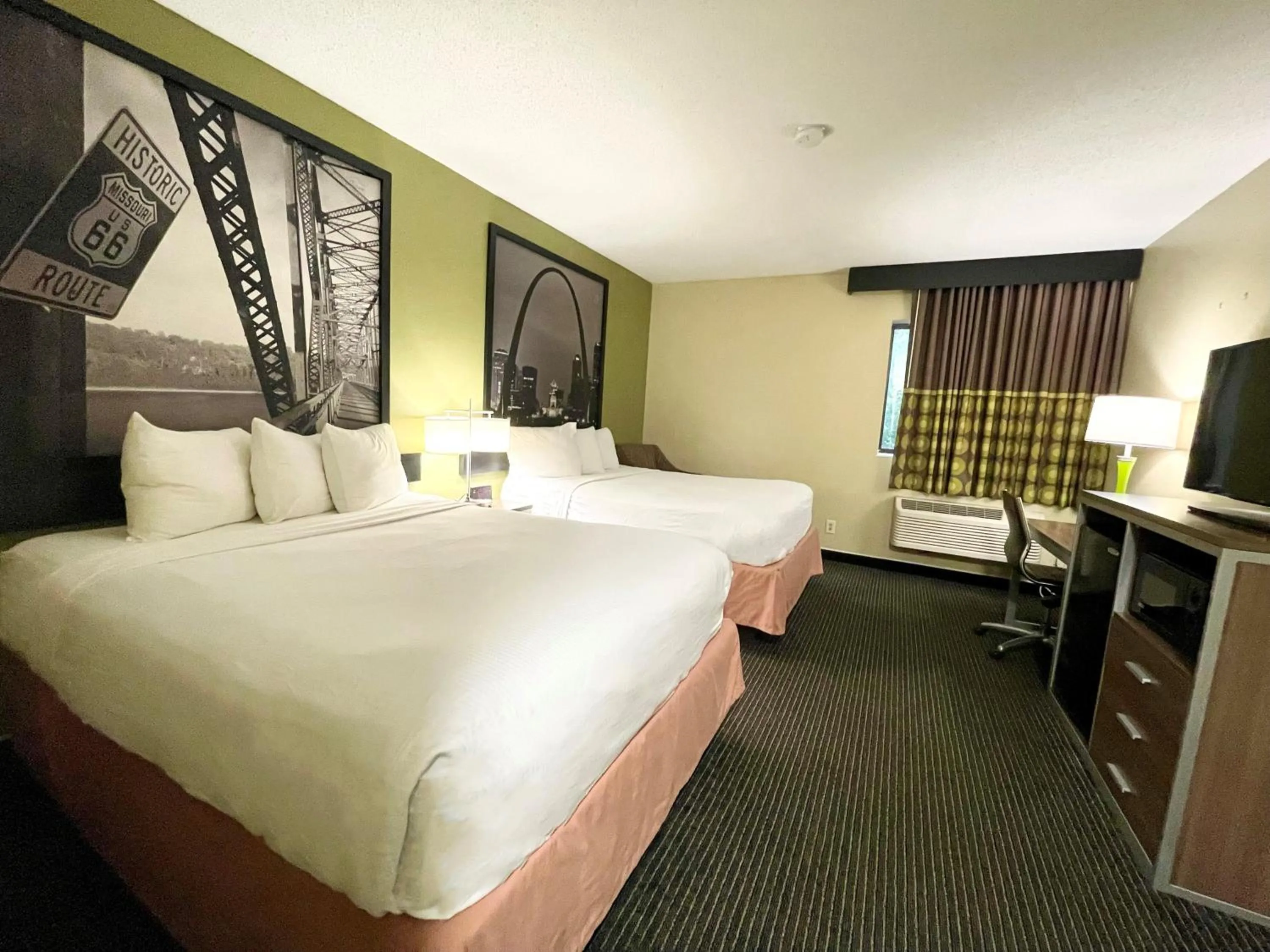 Bed in Super 8 by Wyndham St Charles