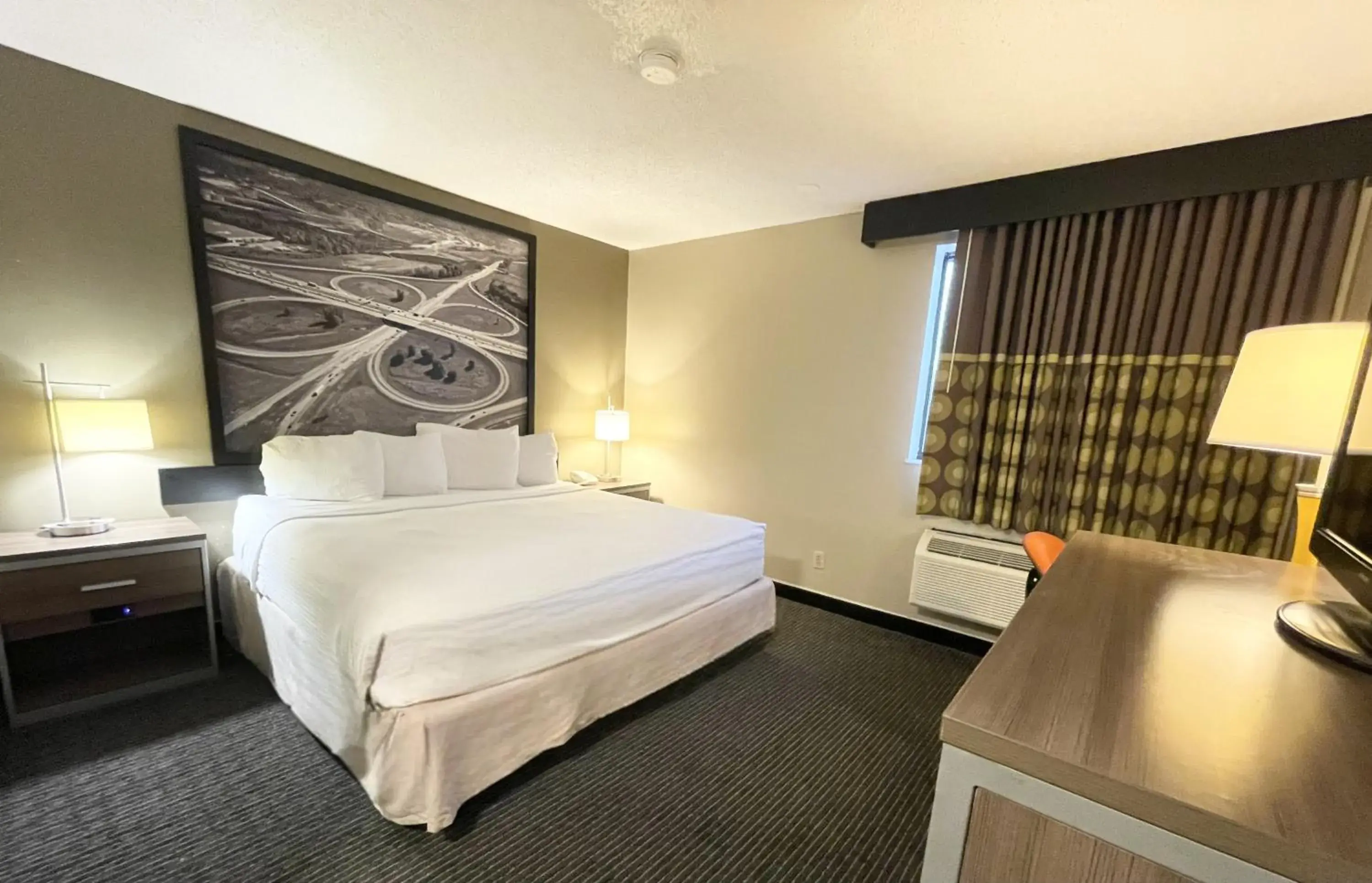 Bed in Super 8 by Wyndham St Charles Bed in Super 8 by Wyndham St Charles