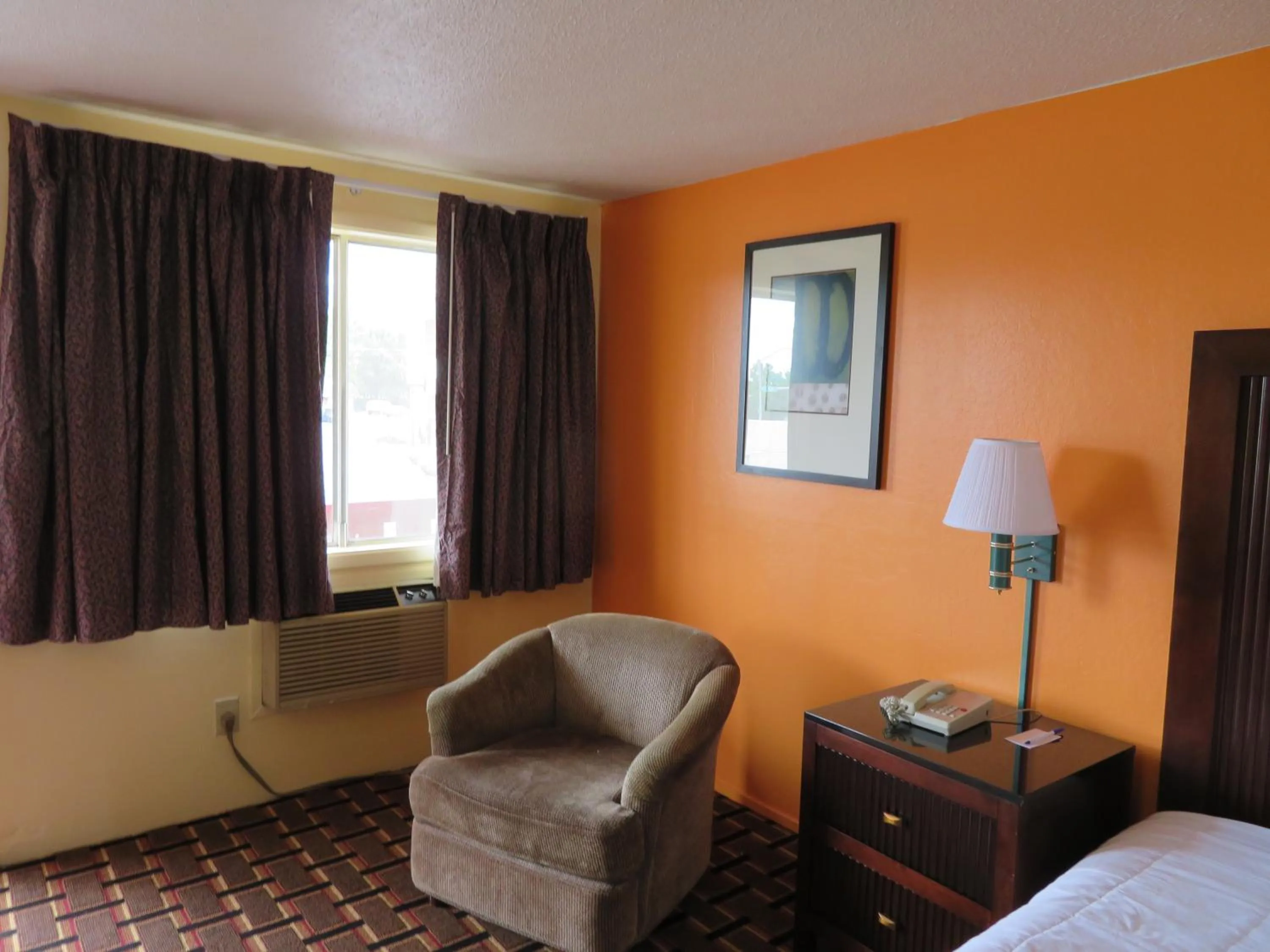 Bed in Royal Crest Motel