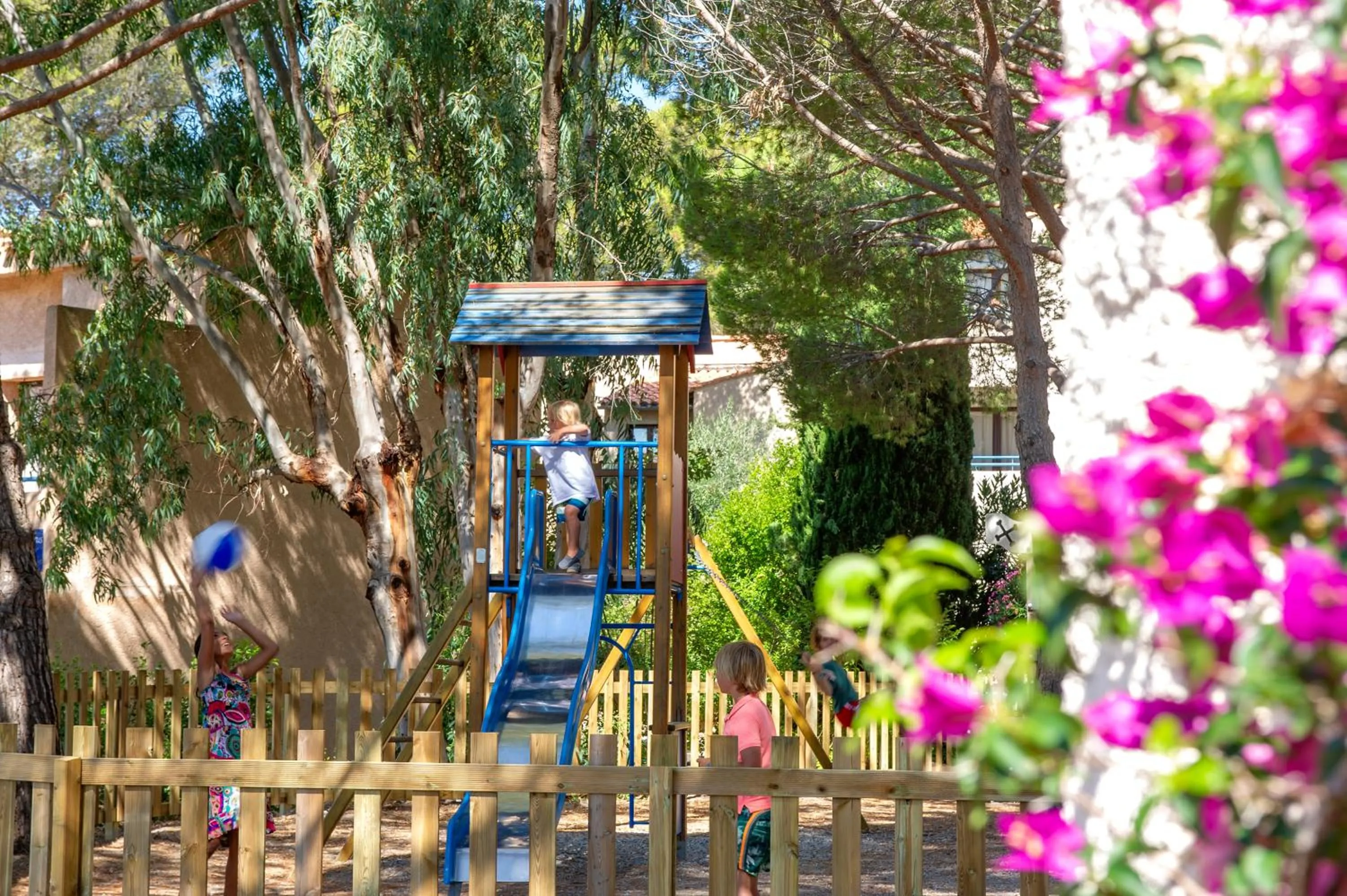 Children play ground in Résidence Goélia Les Jardins d'Azur