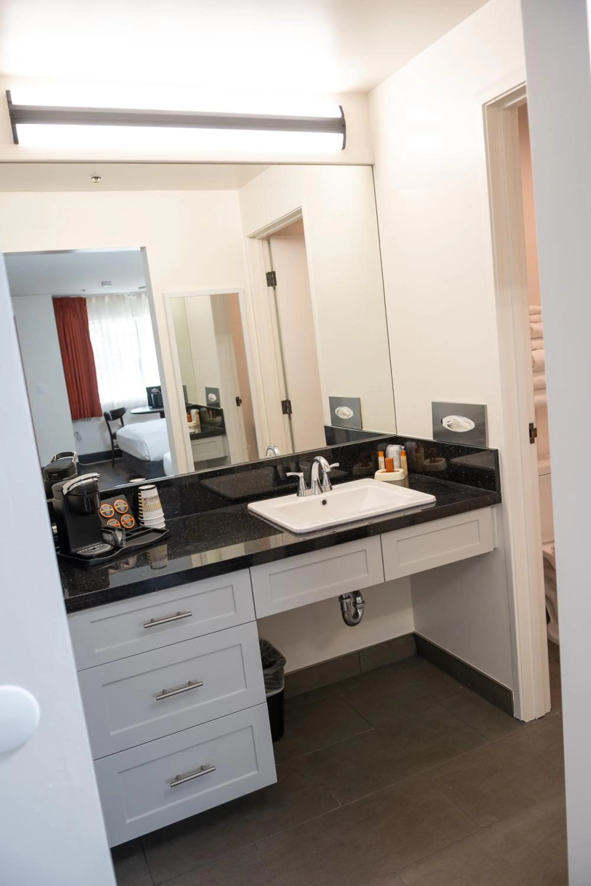 Carson Valley Motor Lodge and Suites