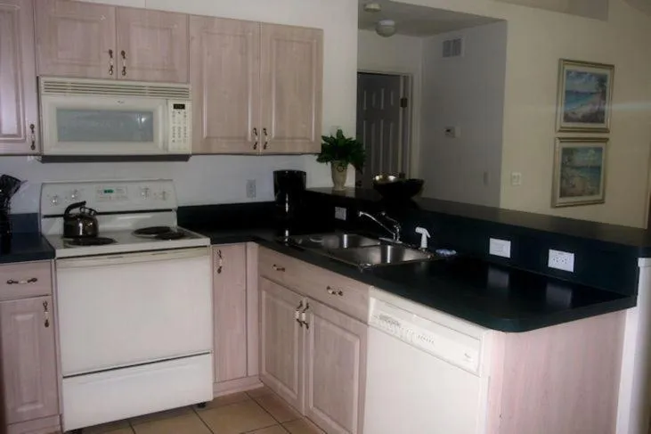 Kitchen or kitchenette in Lakeside Vacations