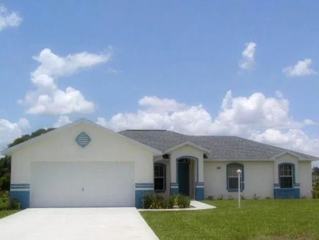 Property building in Lakeside Vacations