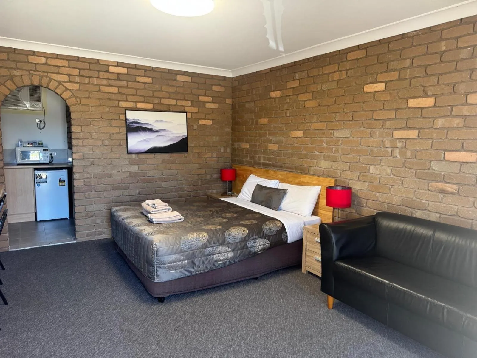 Bed in Albury Classic Motor Inn