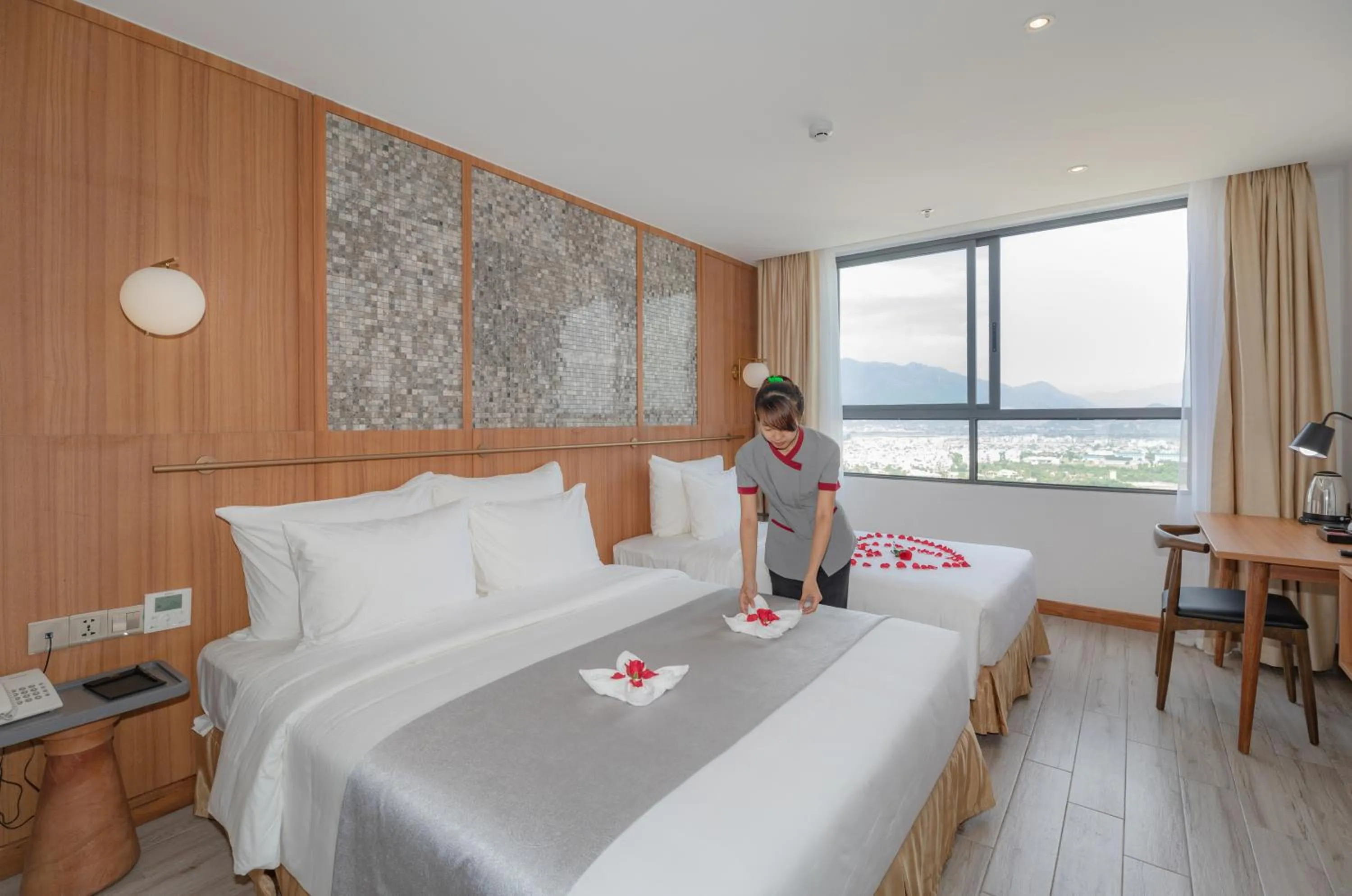 Bed in Majestic Premium Hotel