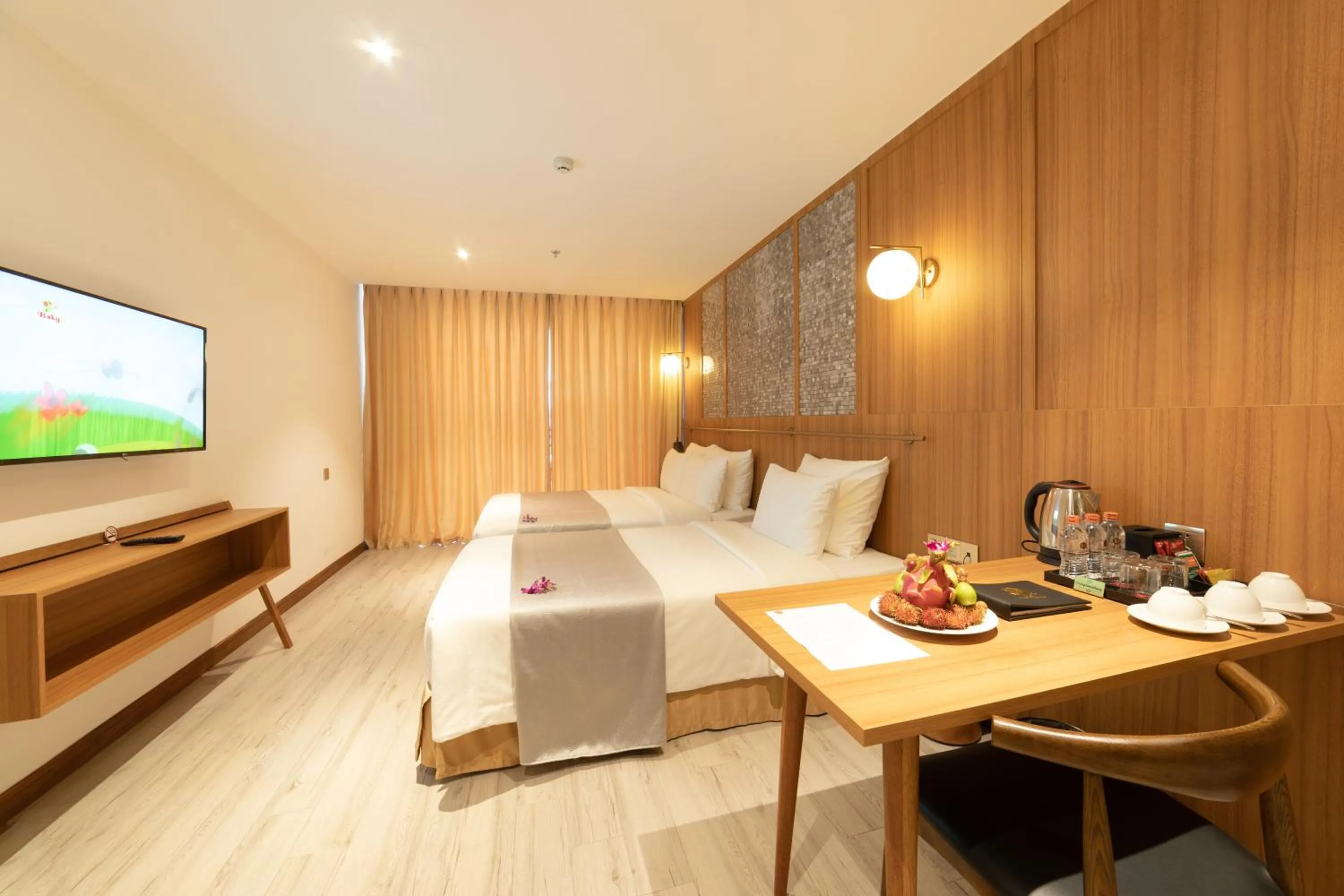 Deluxe Triple Room in Majestic Premium Hotel