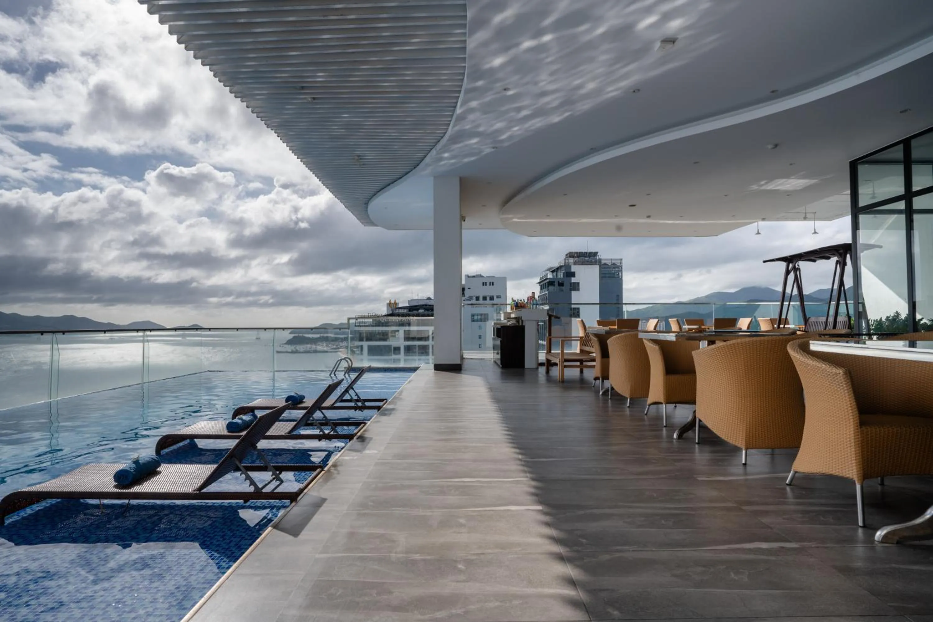 Swimming pool in Majestic Premium Hotel