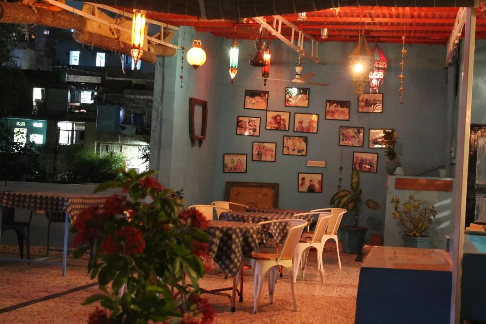 Restaurant/places to eat in Kesar Heritage Boutique Home Stay