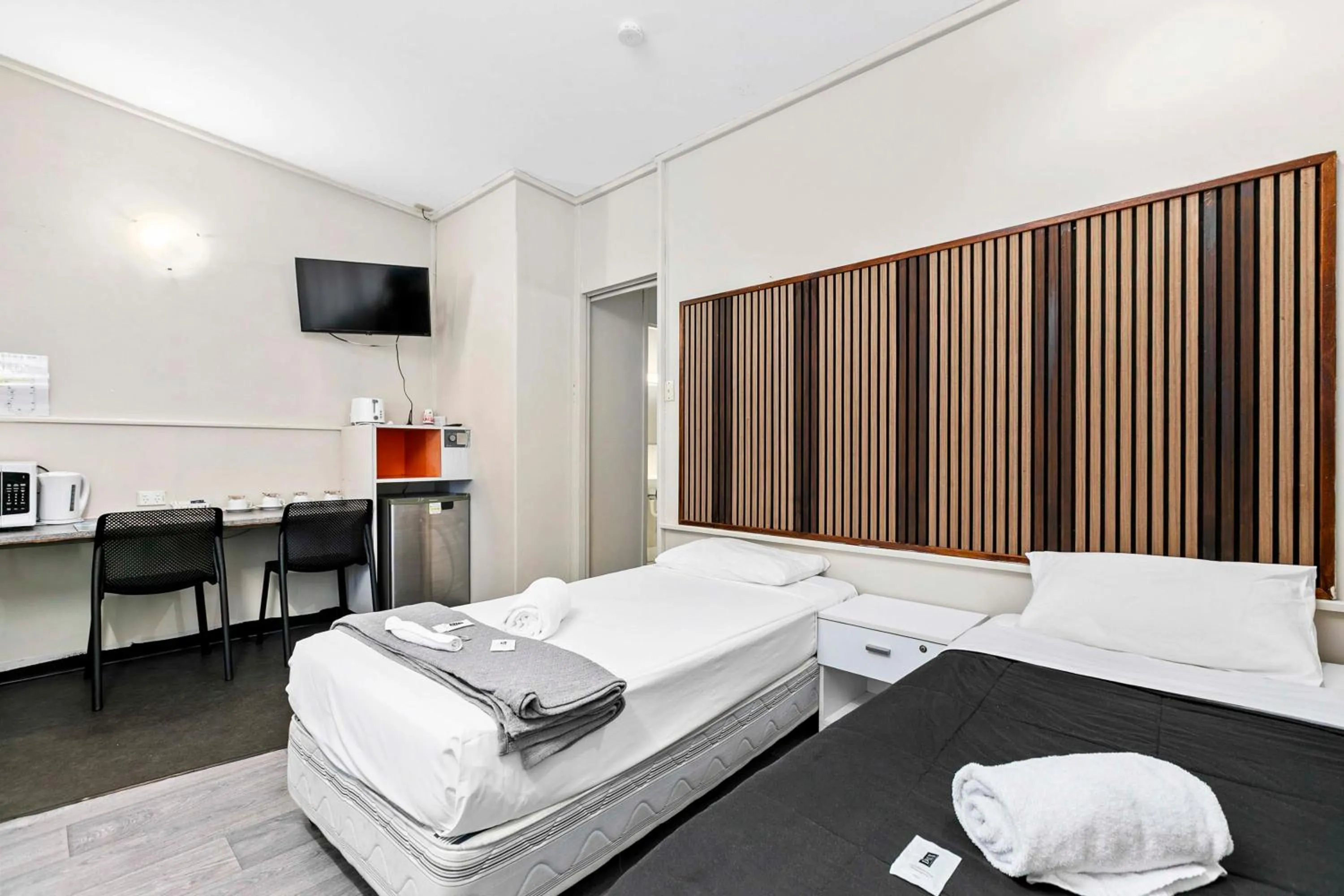 Photo of the whole room, Bed in Arkana Motel