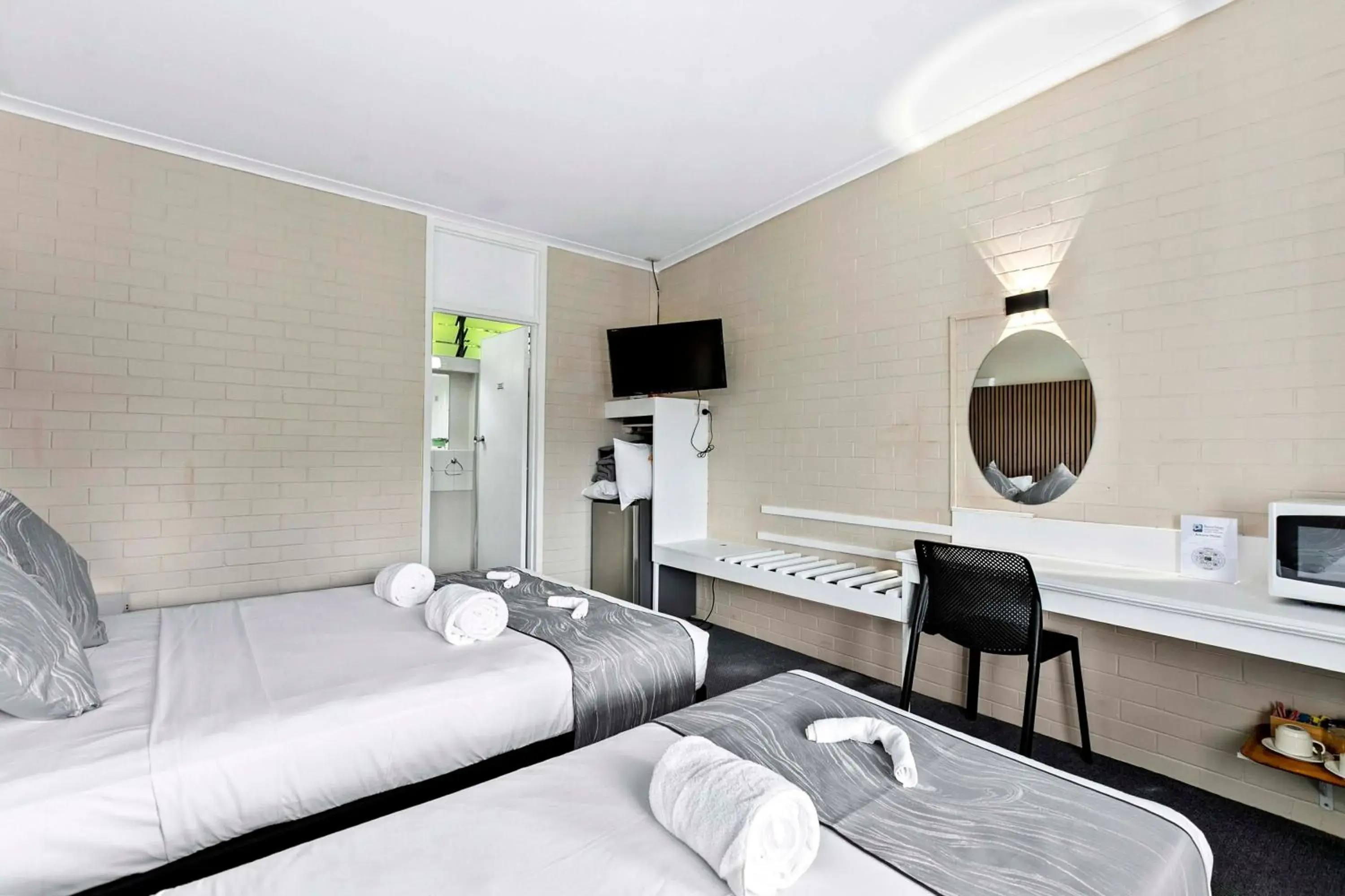 Bedroom, Bed in Arkana Motel Maryborough, SureStay Collection by Best Western Bedroom, Bed in Arkana Motel Maryborough, SureStay Collection by Best Western