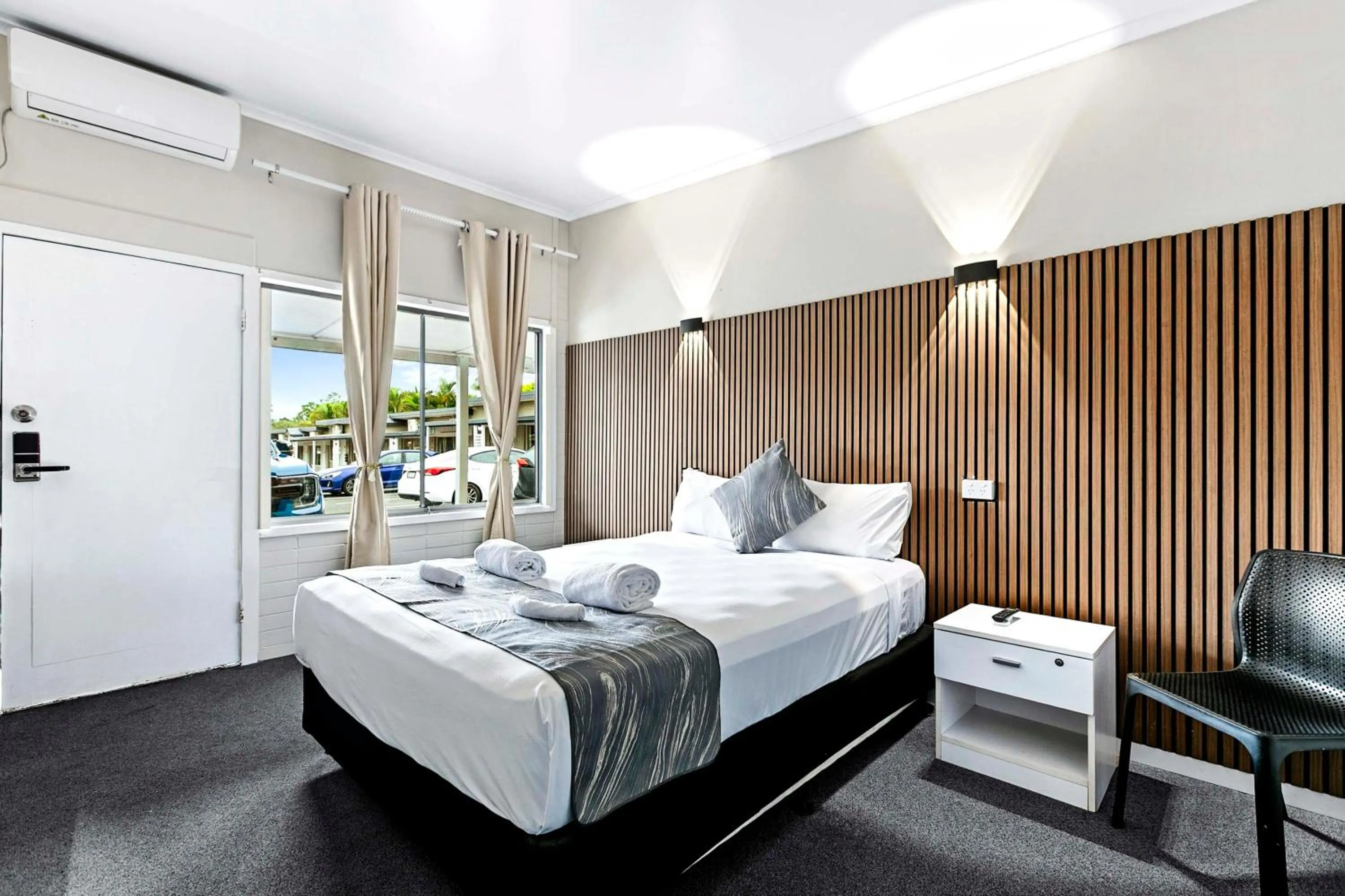 Bedroom, Bed in Arkana Motel Maryborough, SureStay Collection by Best Western