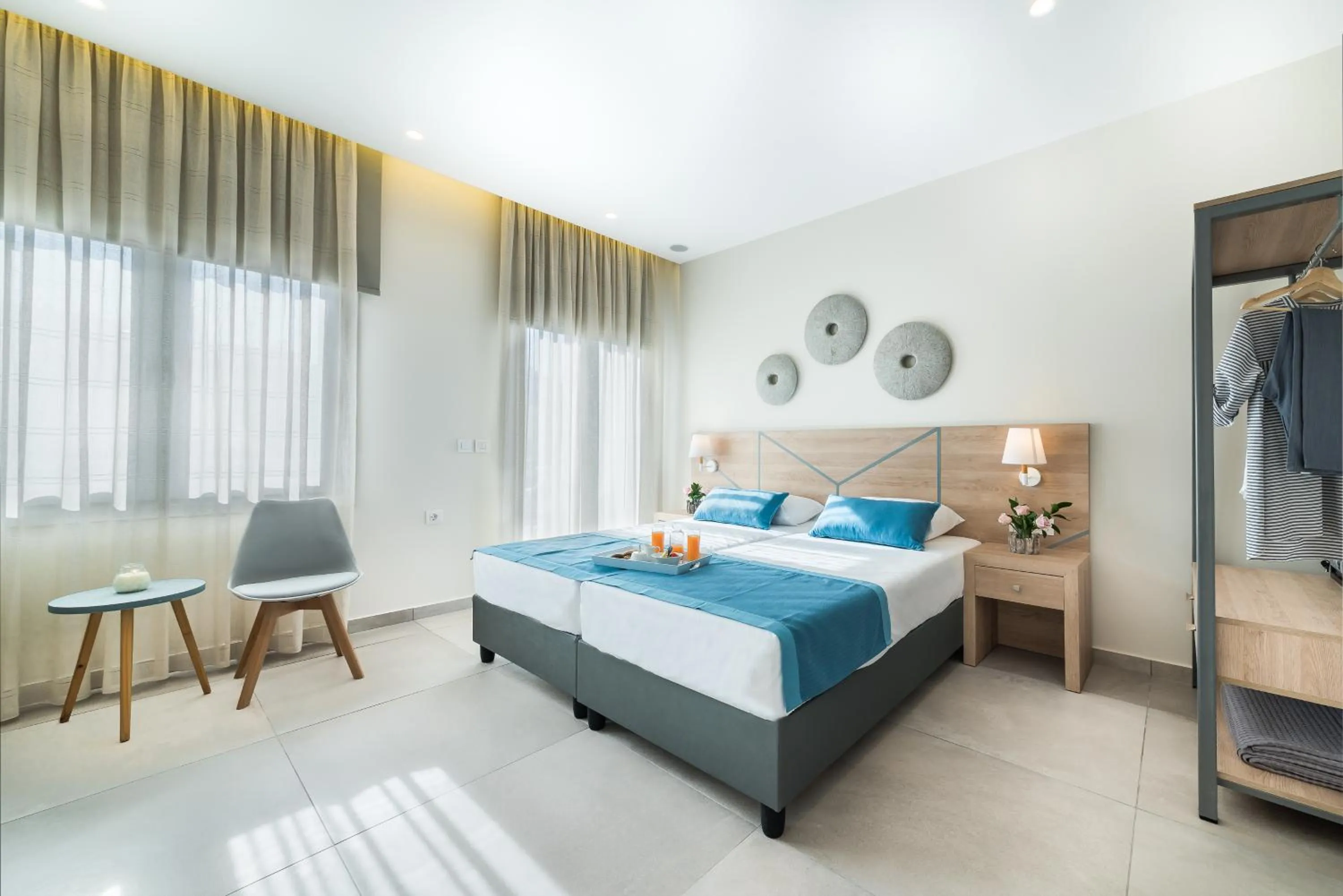 Other, Bed in Santorini Main Square