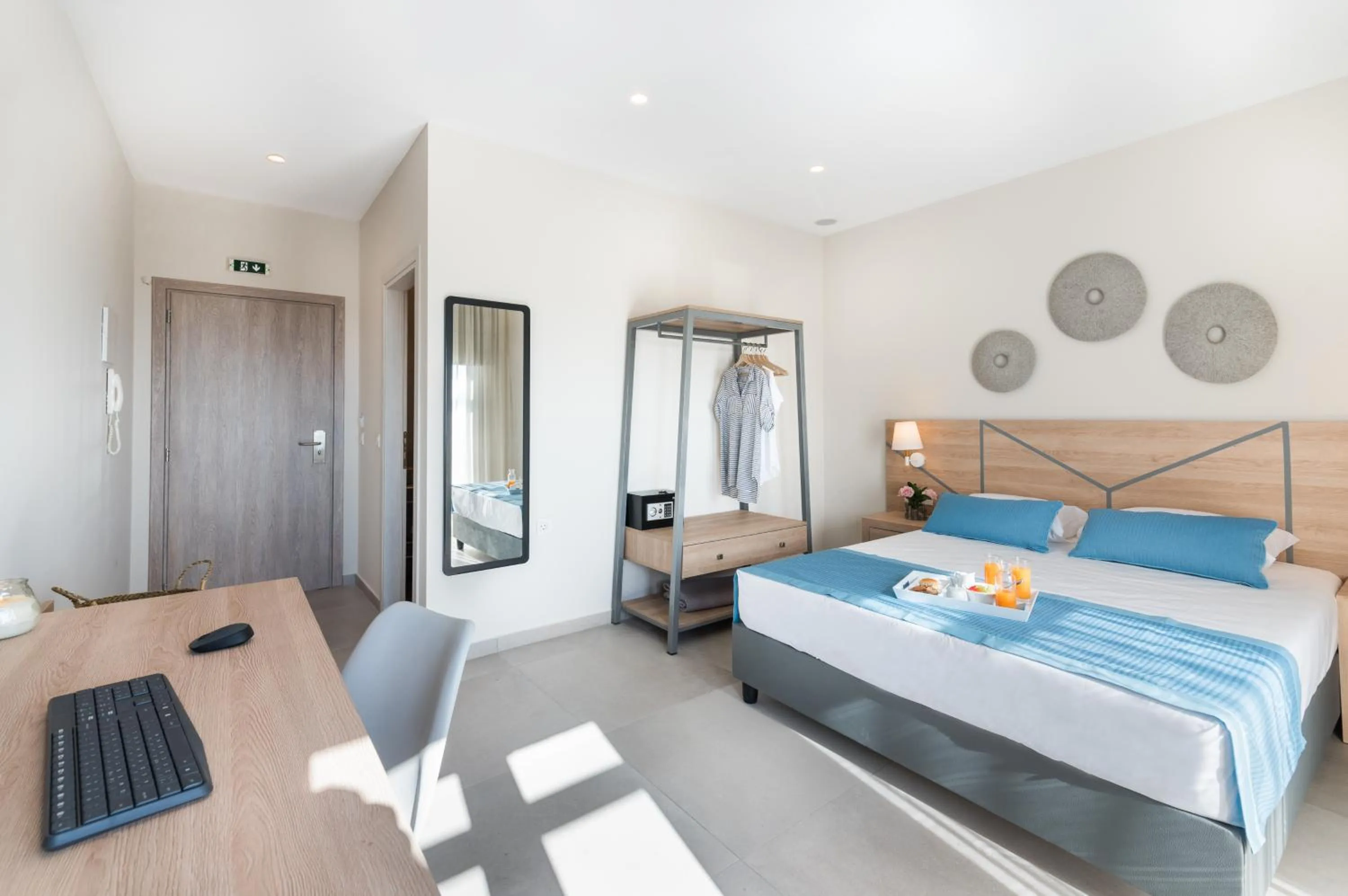 TV and multimedia, Bed in Santorini Main Square