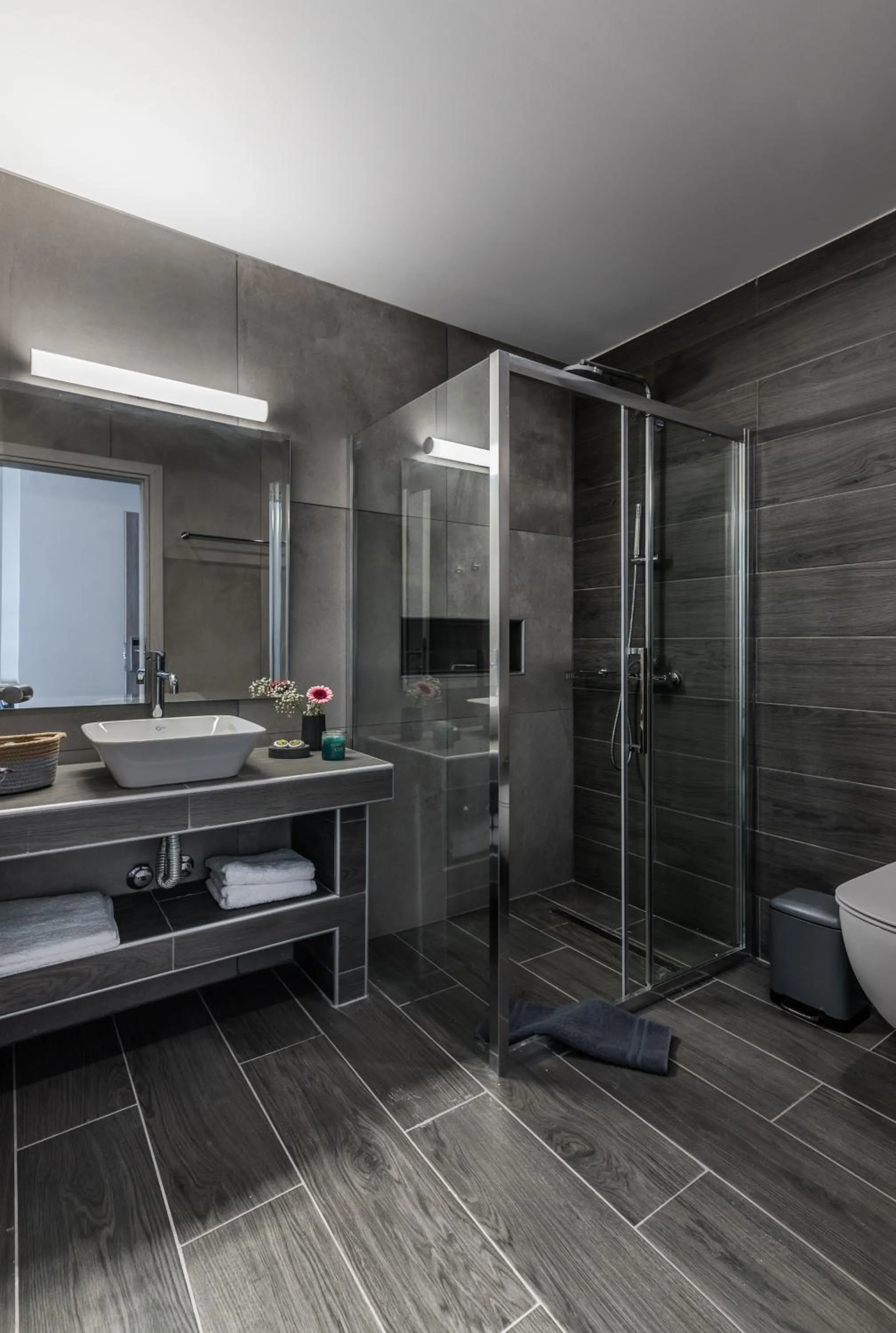 Shower in Santorini Main Square